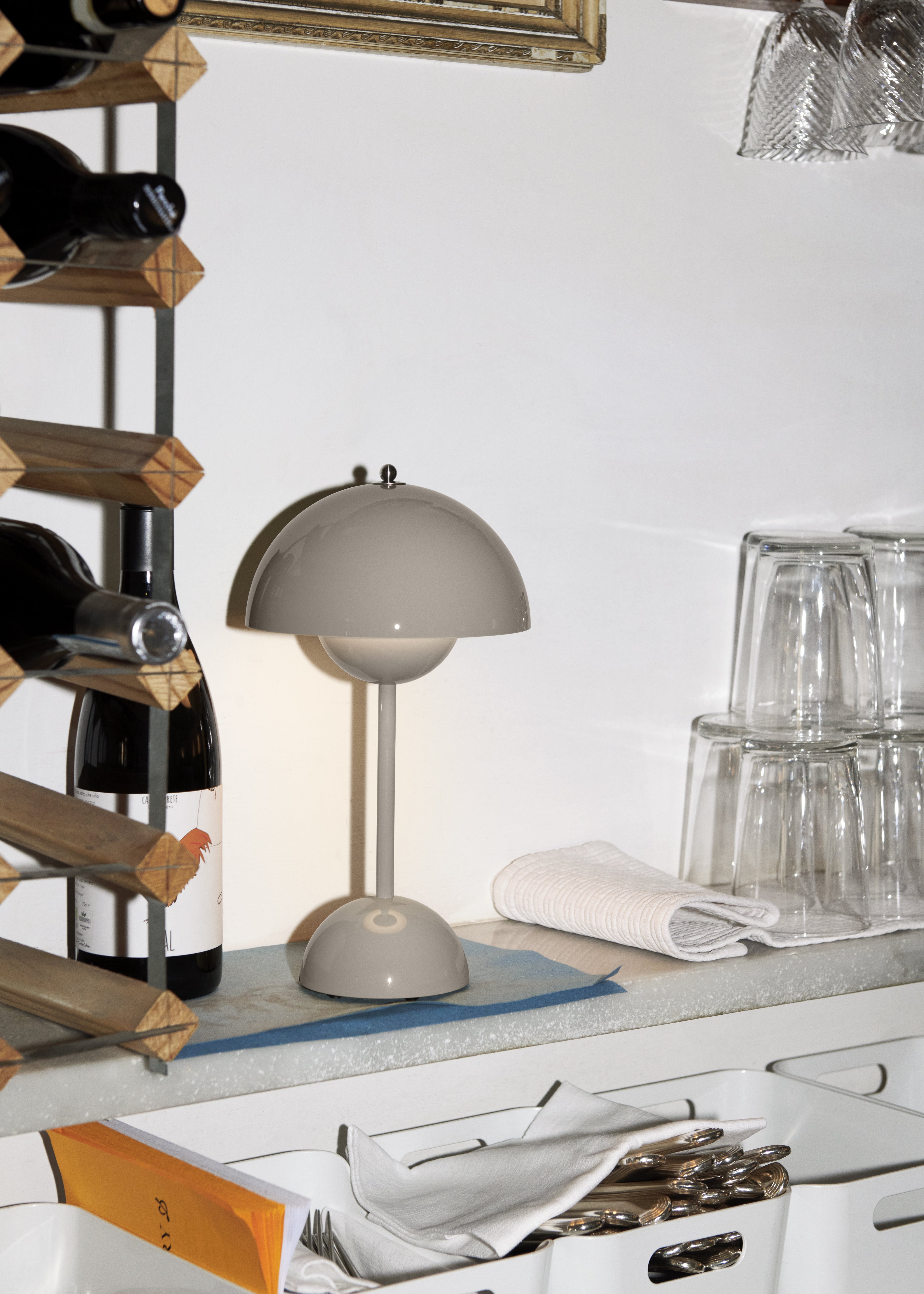 Prenosná lampa FLOWERPOT VP9 šedobéžová