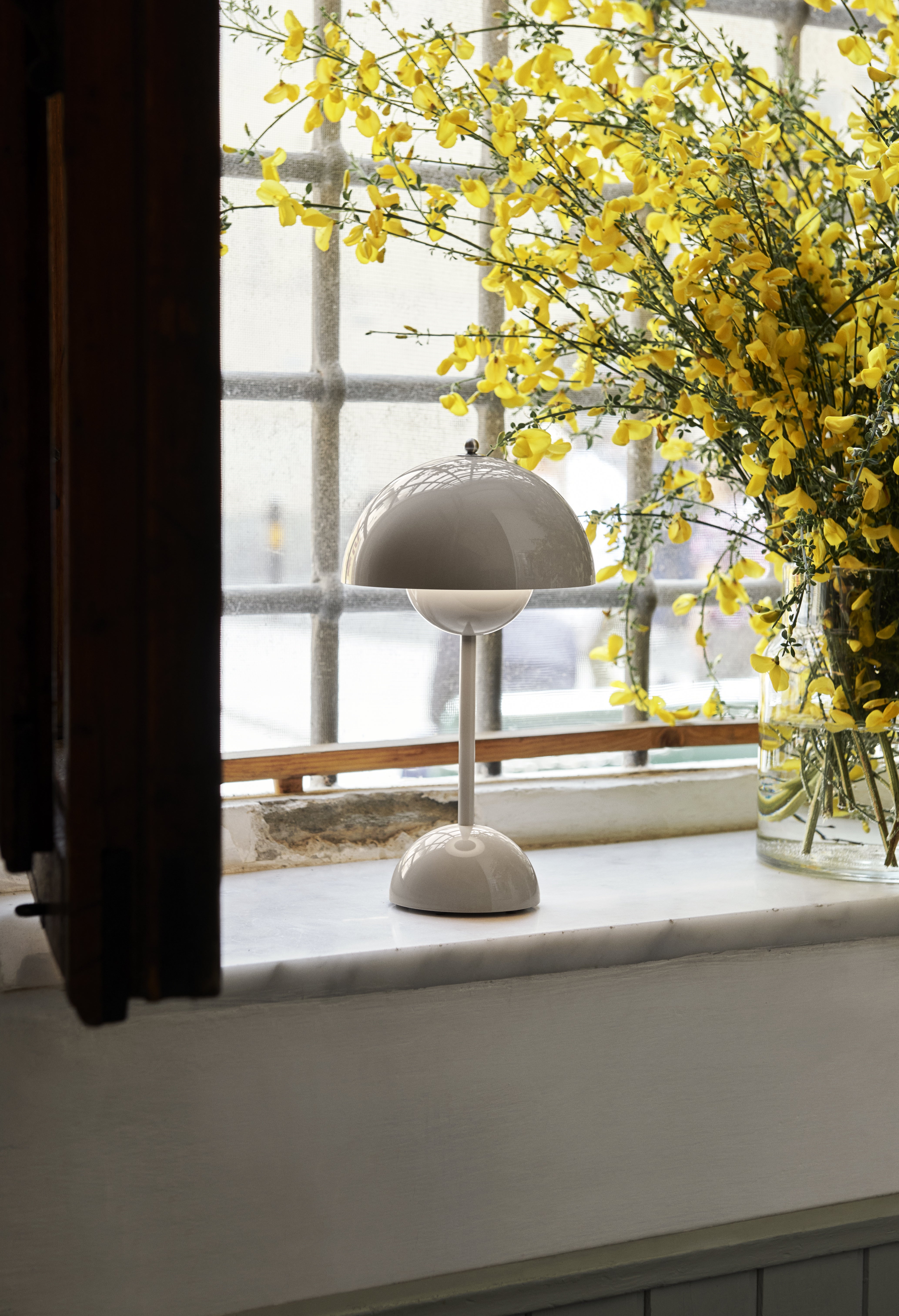 Prenosná lampa FLOWERPOT VP9 šedobéžová