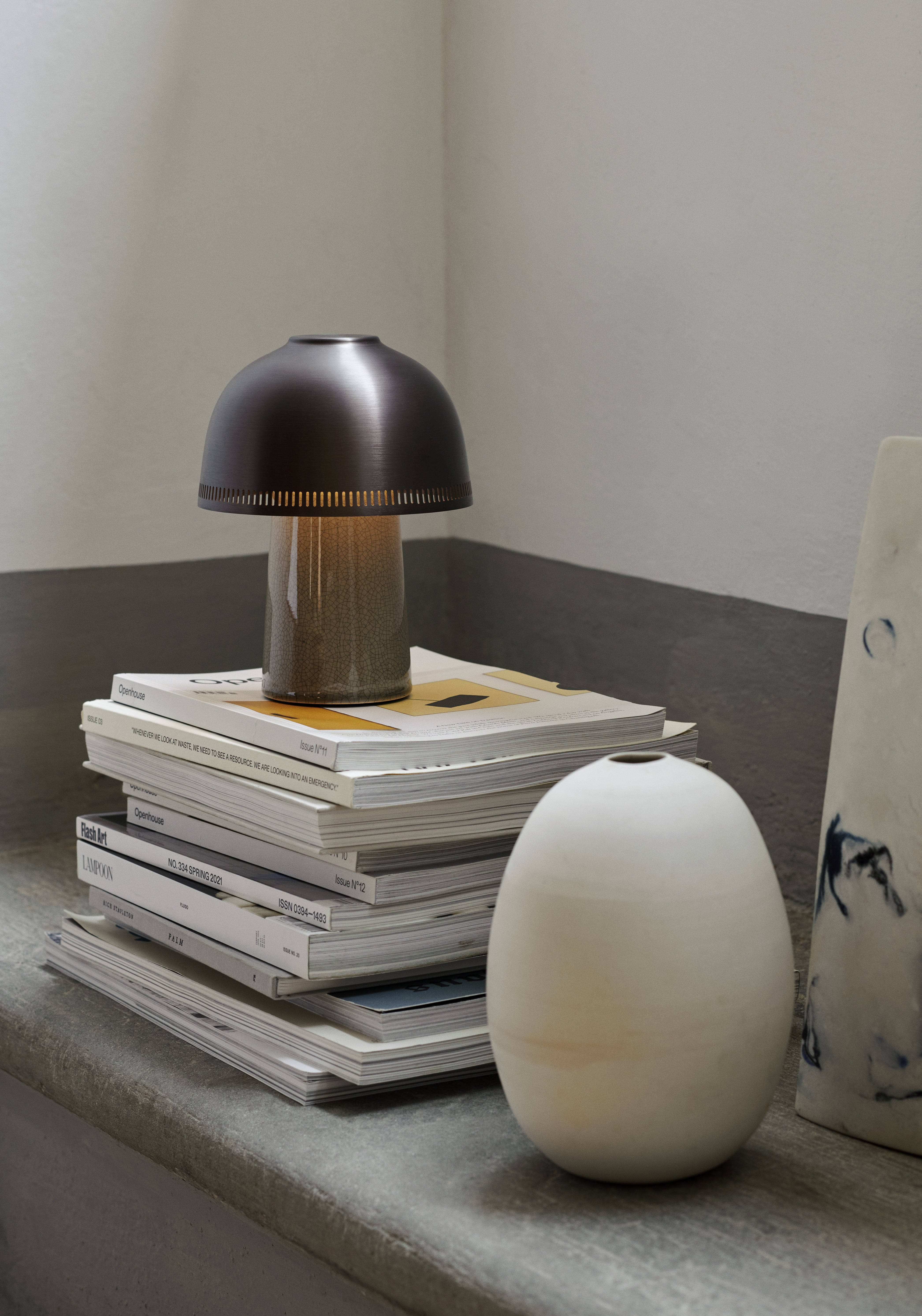 Prenosná lampa RAKU SH8 s hnedým tienidlo a béžovým podstavcom