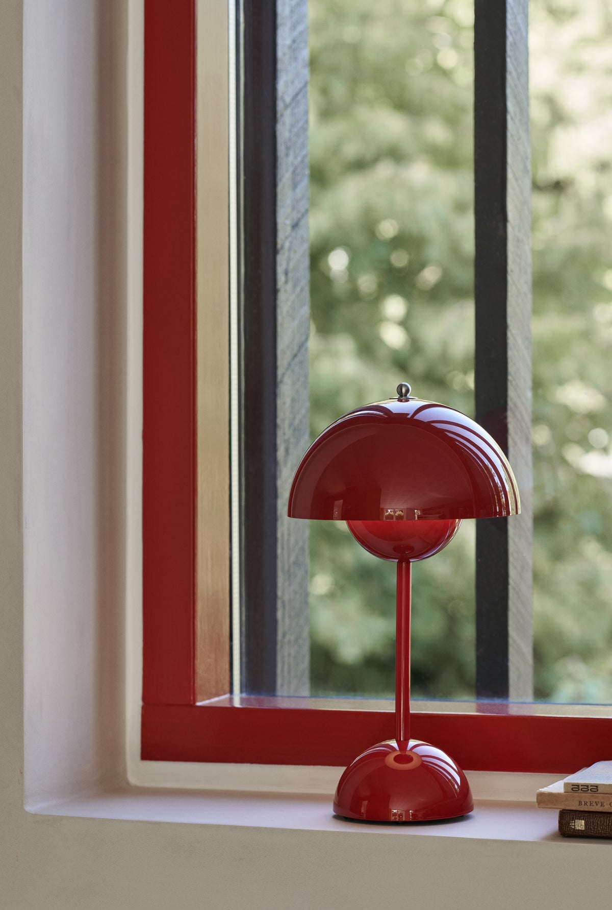 Prenosná lampa FLOWERPOT VP9 vínová