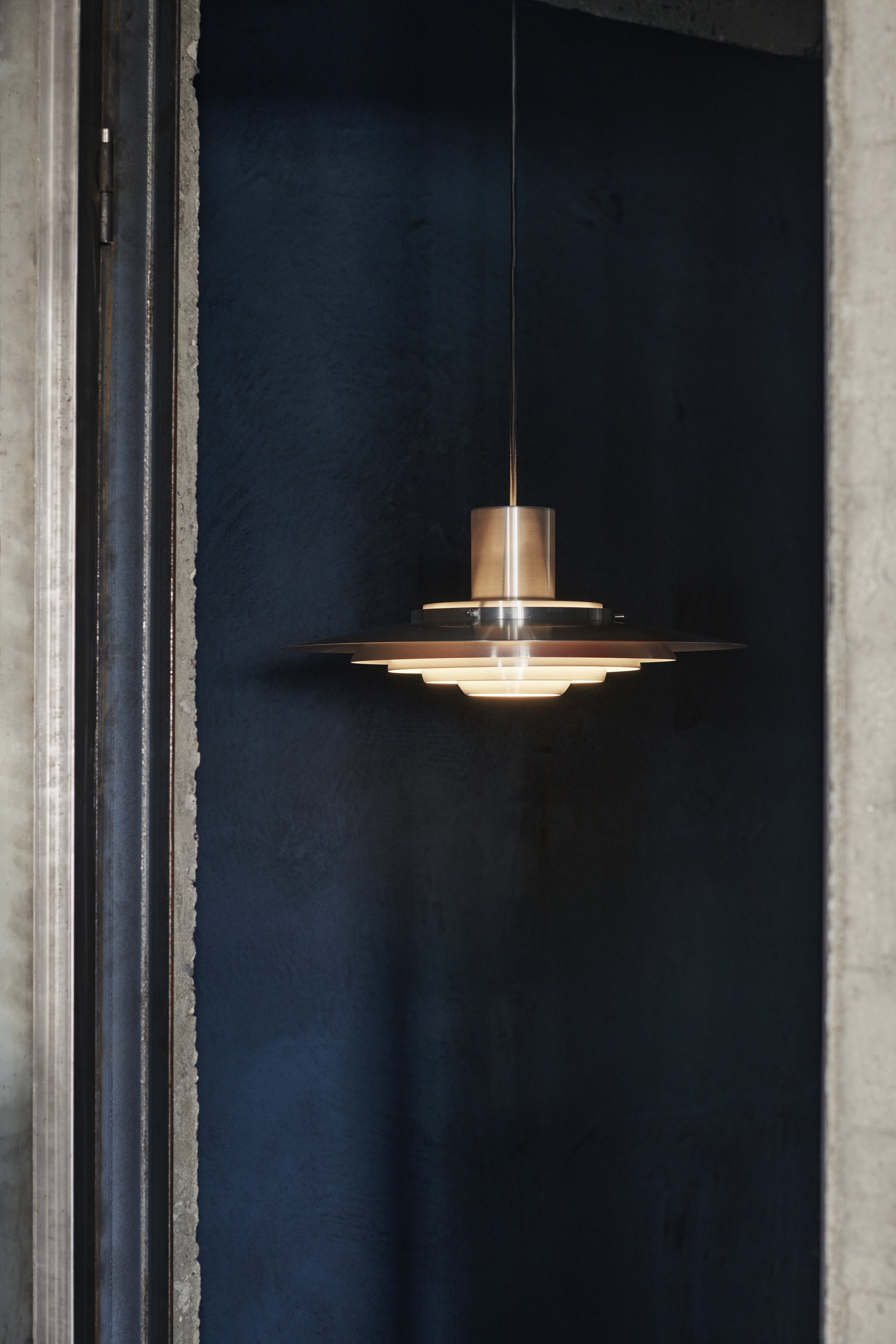 Závesná lampa P376 hliník