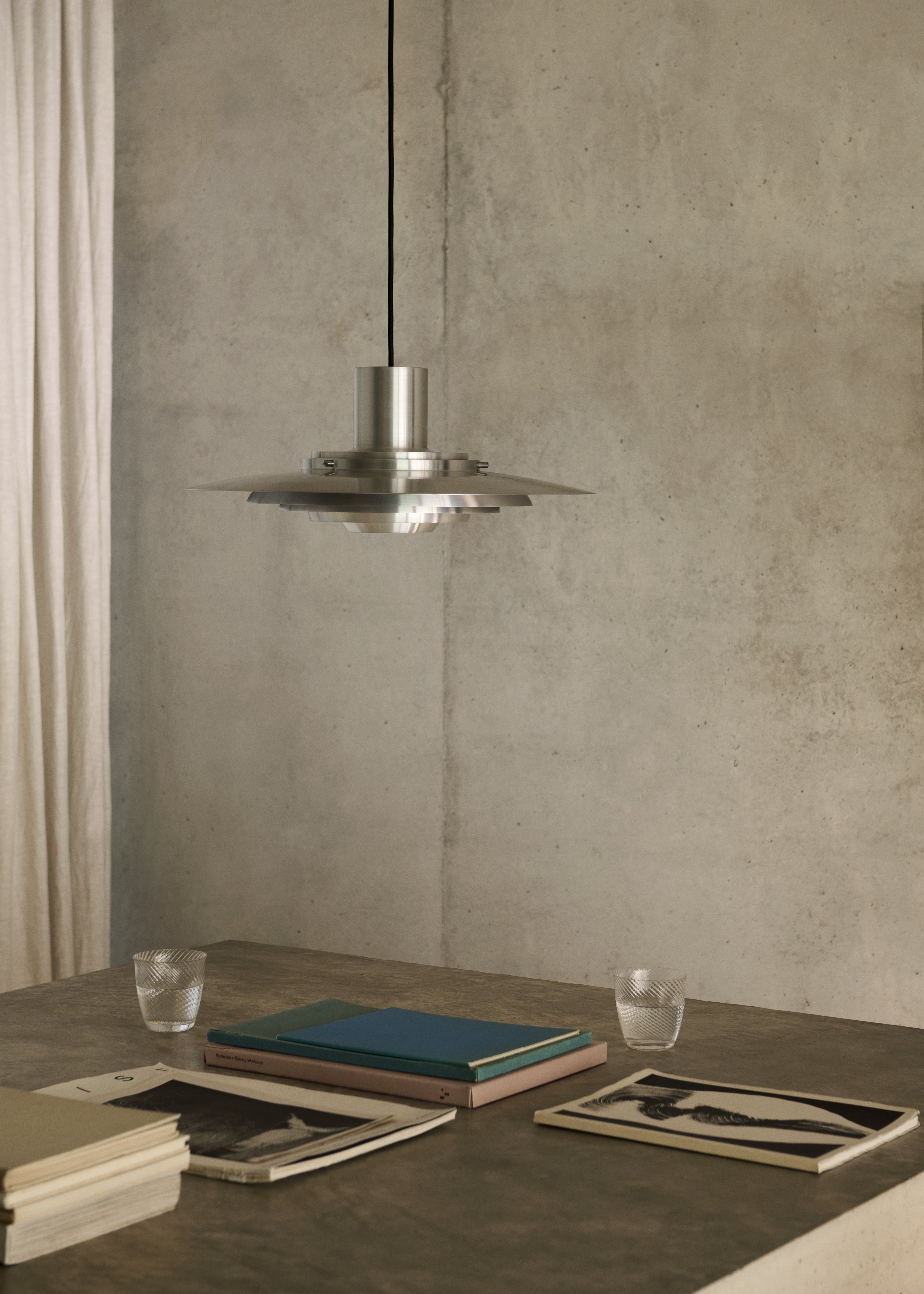 Závesná lampa P376 hliník