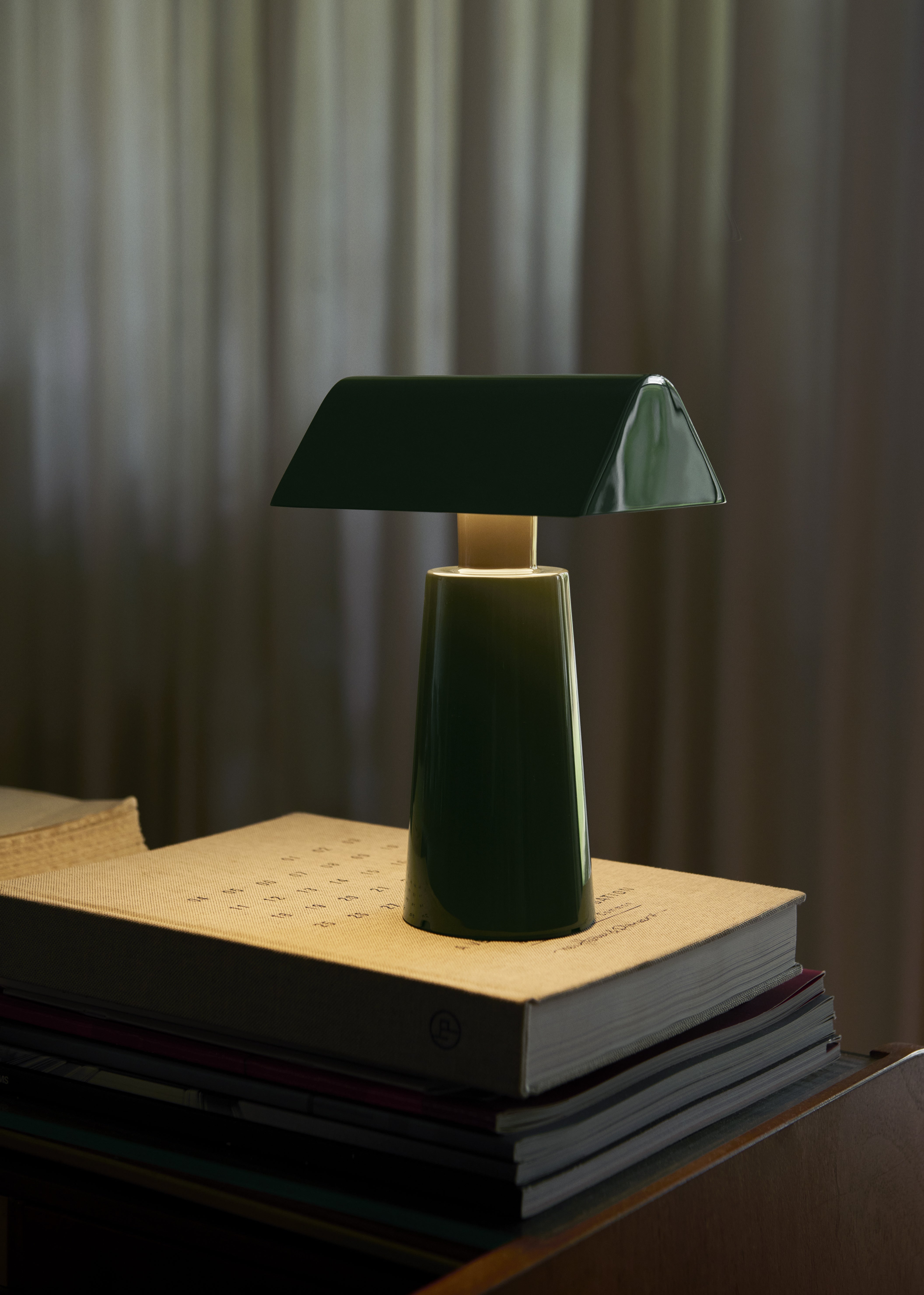 Lampa prenosná CARET MF1 tmavozelená