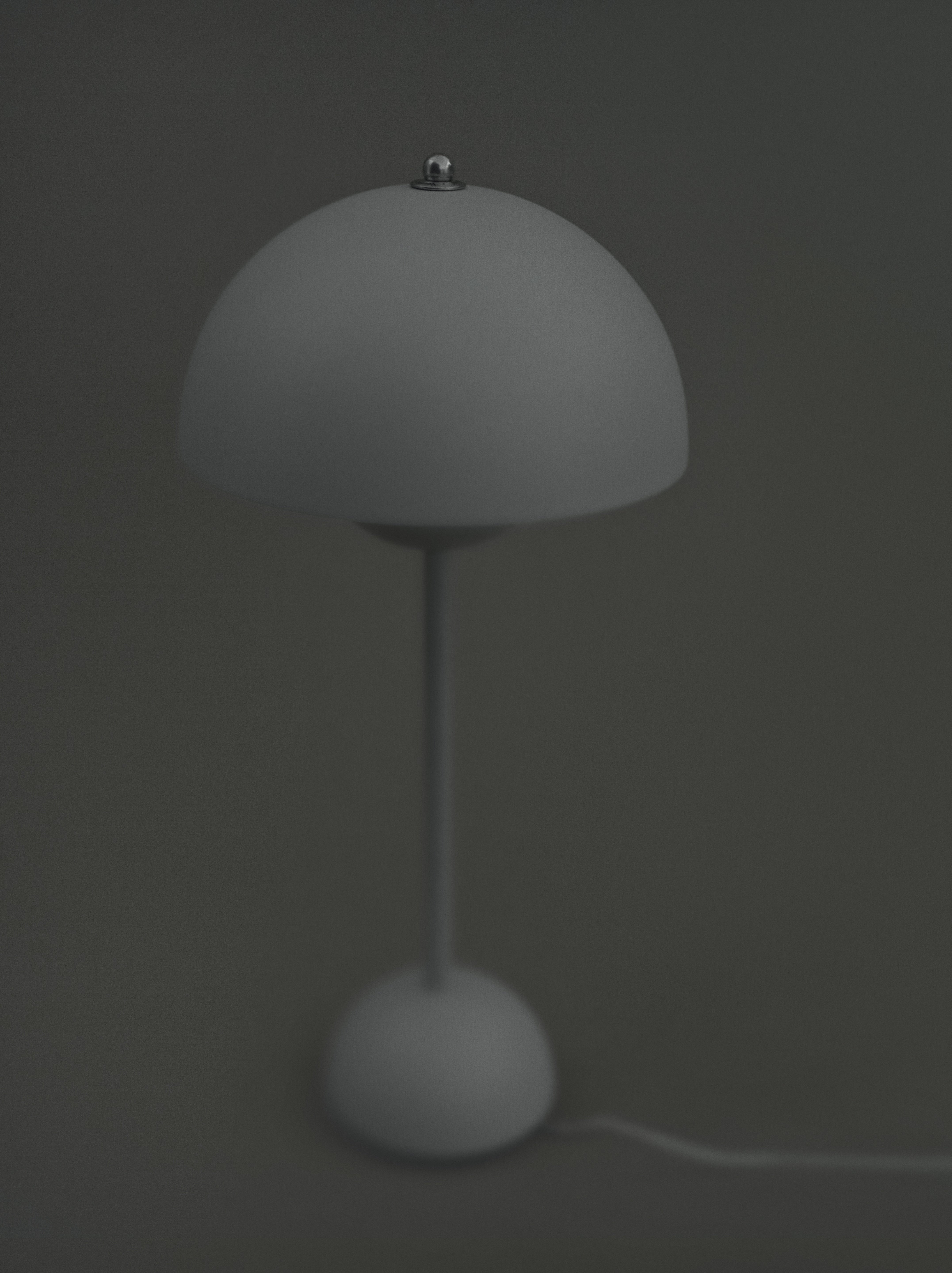 Lampa stolná FLOWERPOT VP3 matná biela