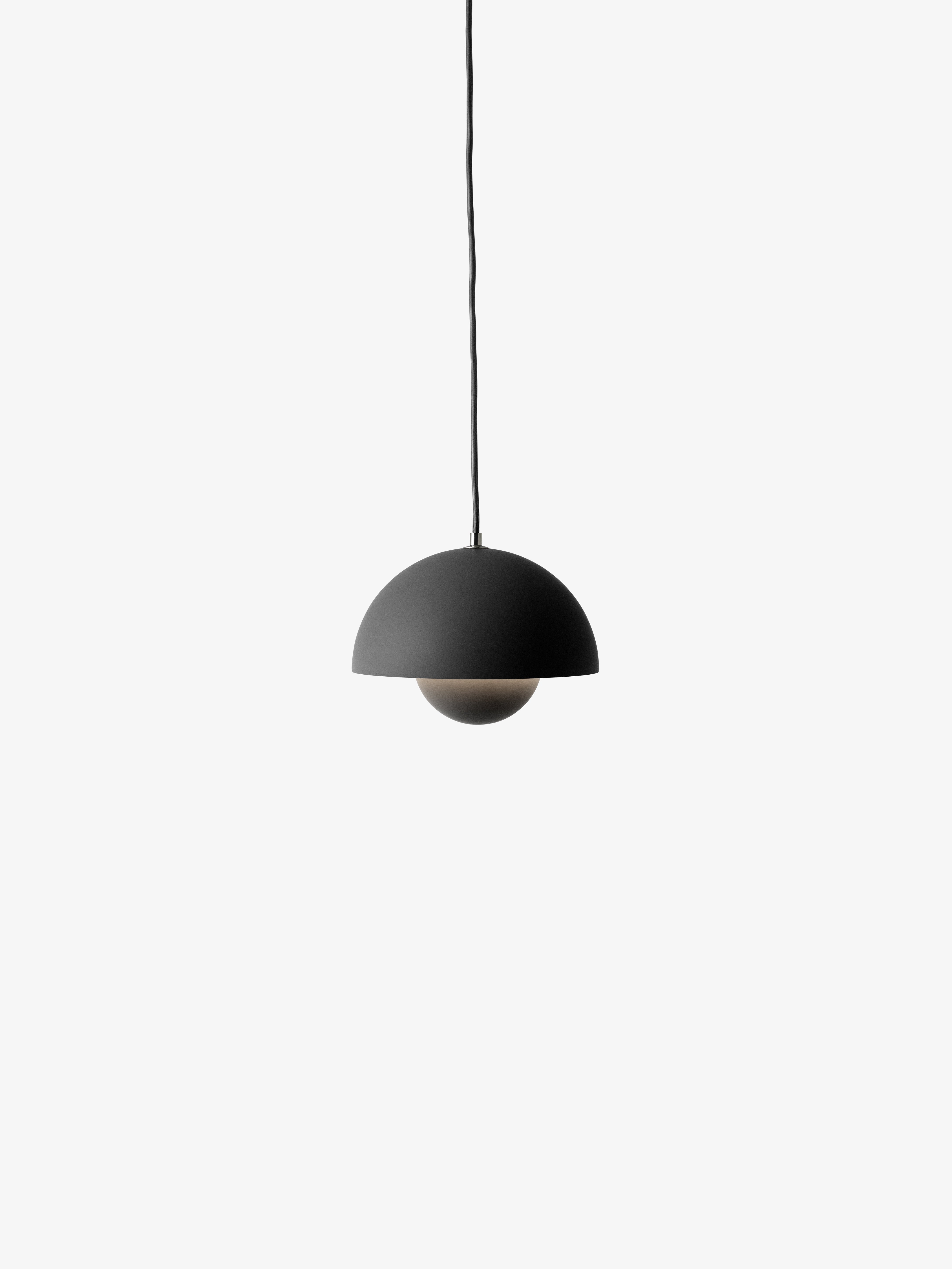 Lampa visiacá FLOWERPOT matná čierna