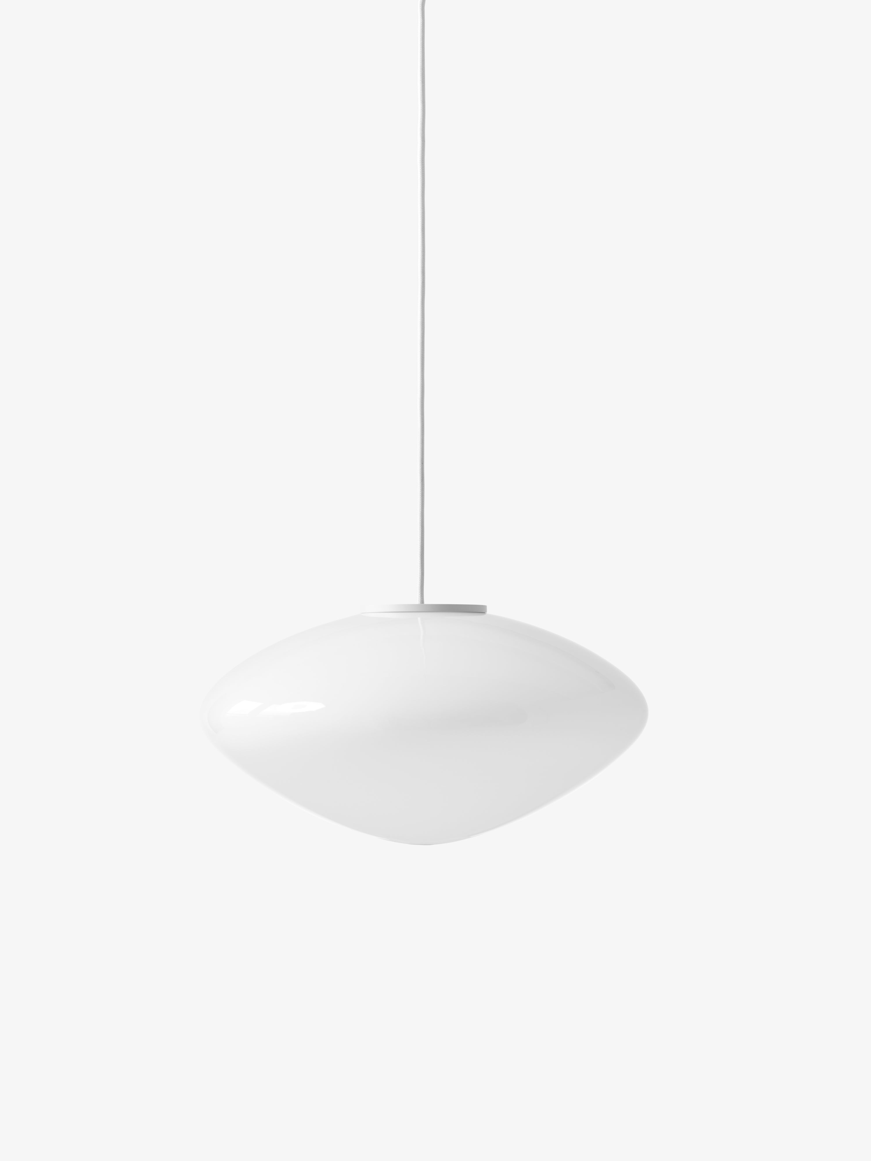 Závesná lampa MIST s opálovým tienidlom