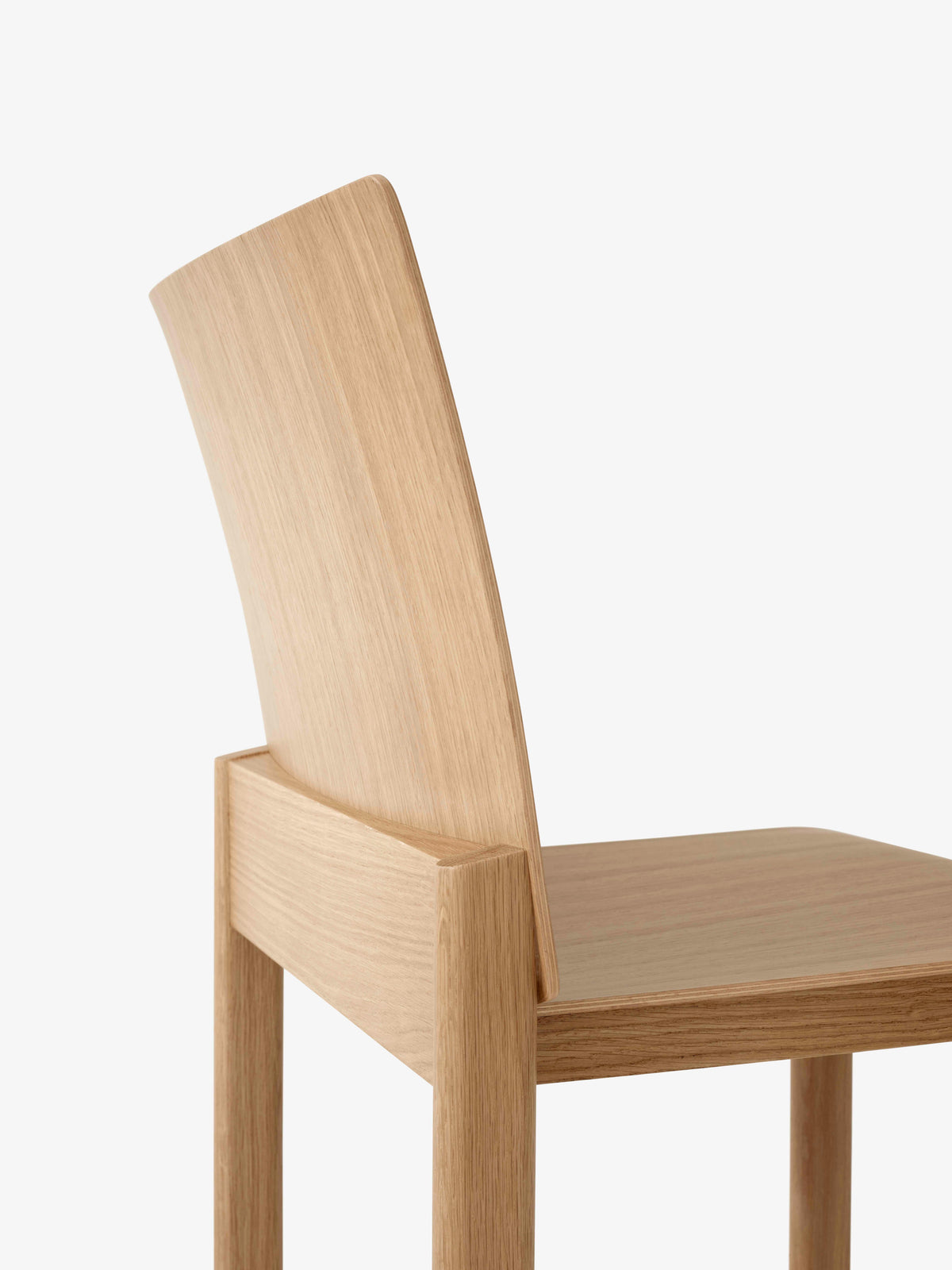 Stolička ALLWOOD AV35 lakovaný dub