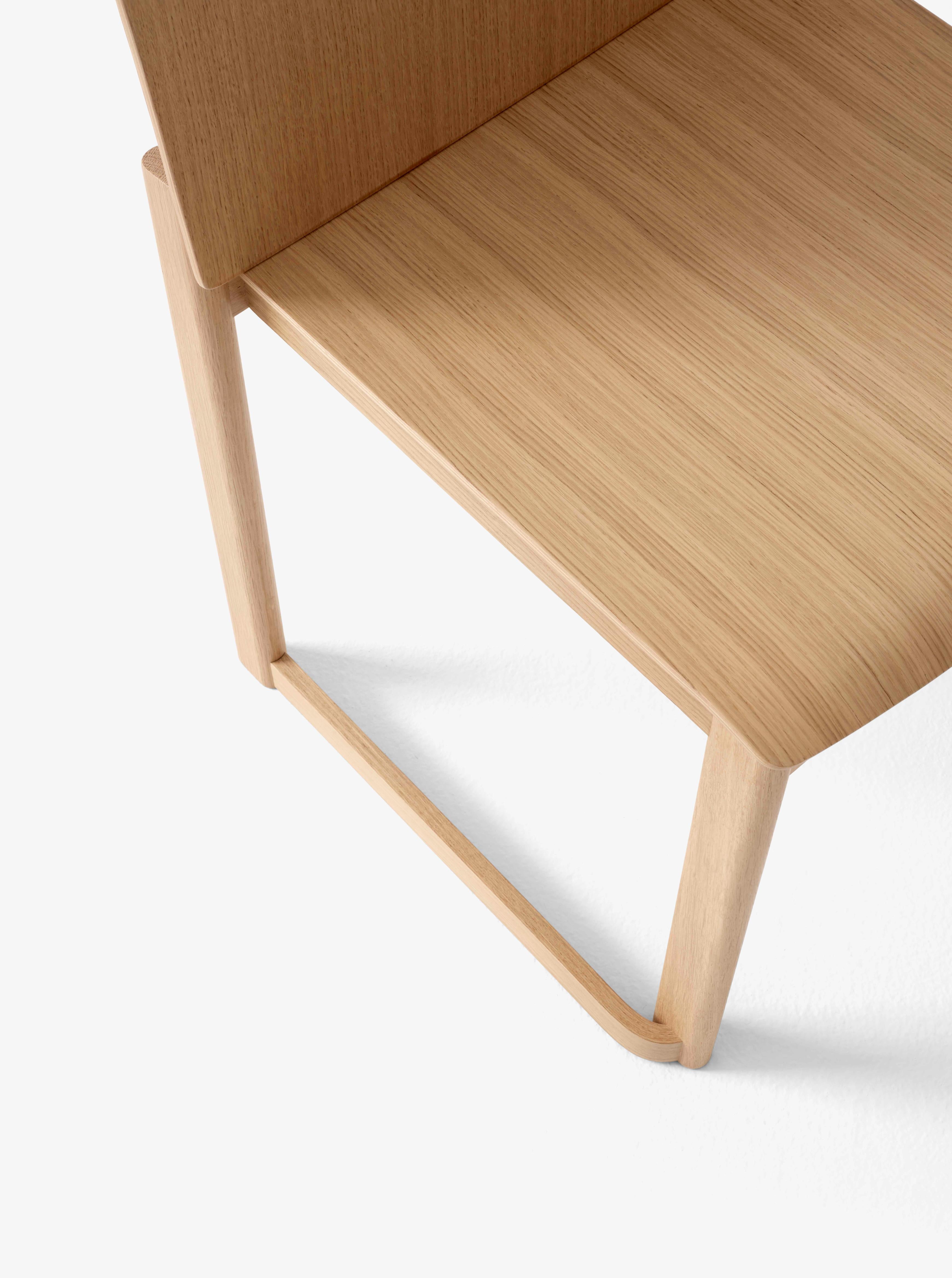 Stolička ALLWOOD AV35 lakovaný dub