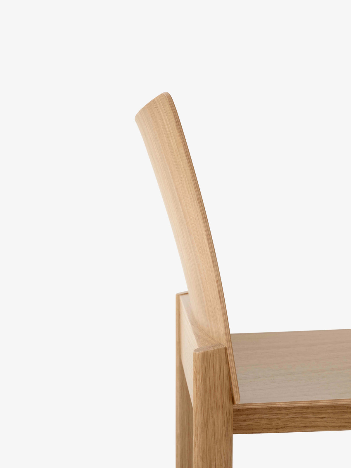 Stolička ALLWOOD AV35 lakovaný dub
