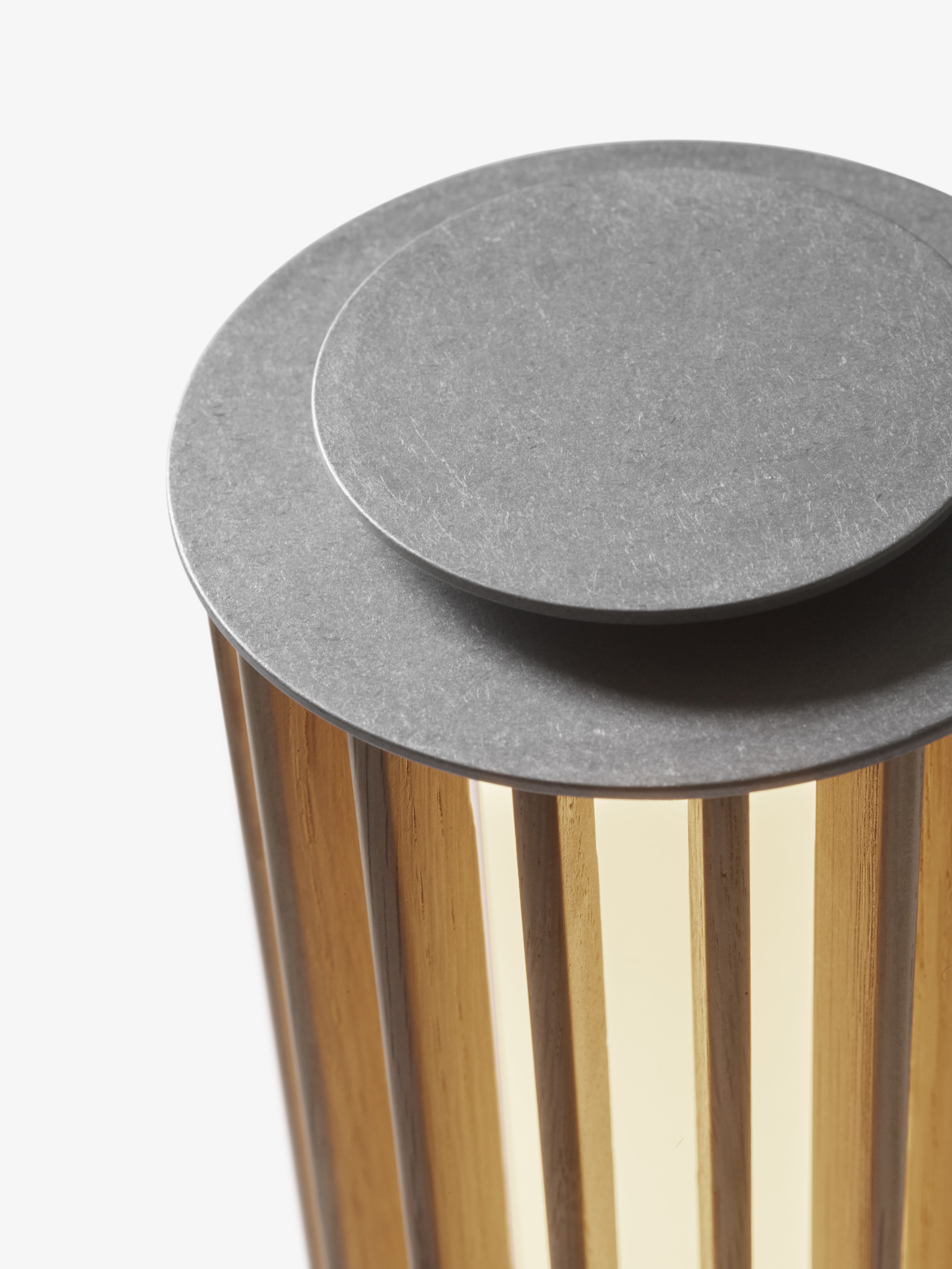 Prenosná lampa NUMBRA TY3 z hliníka a dubového dreva