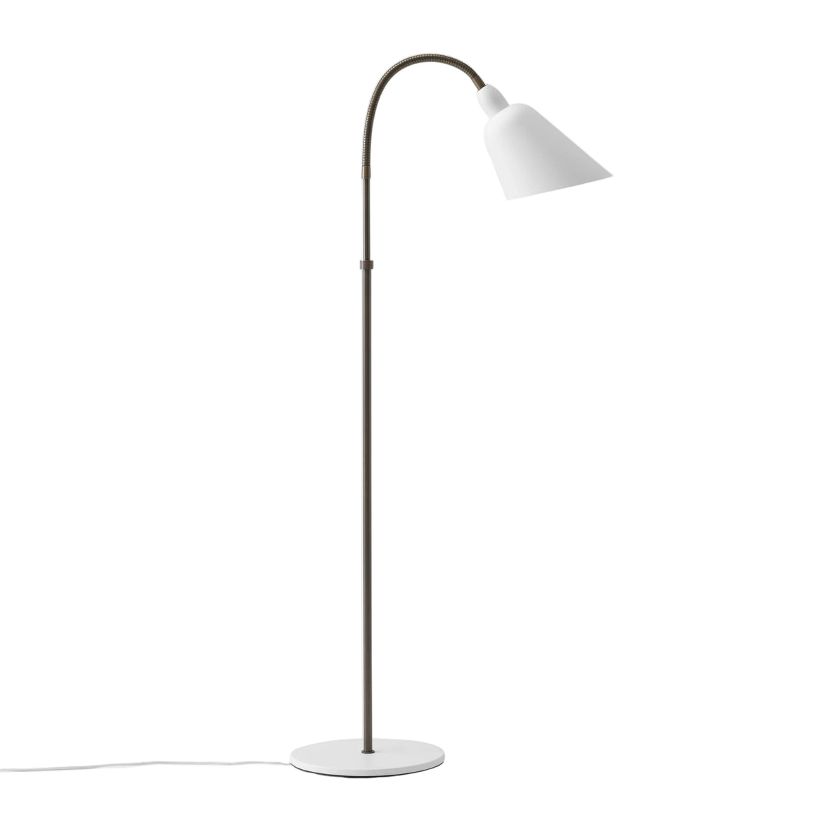 Stolná lampa BELLEVUE AJ7 biela s hnedou mosadznou základňou