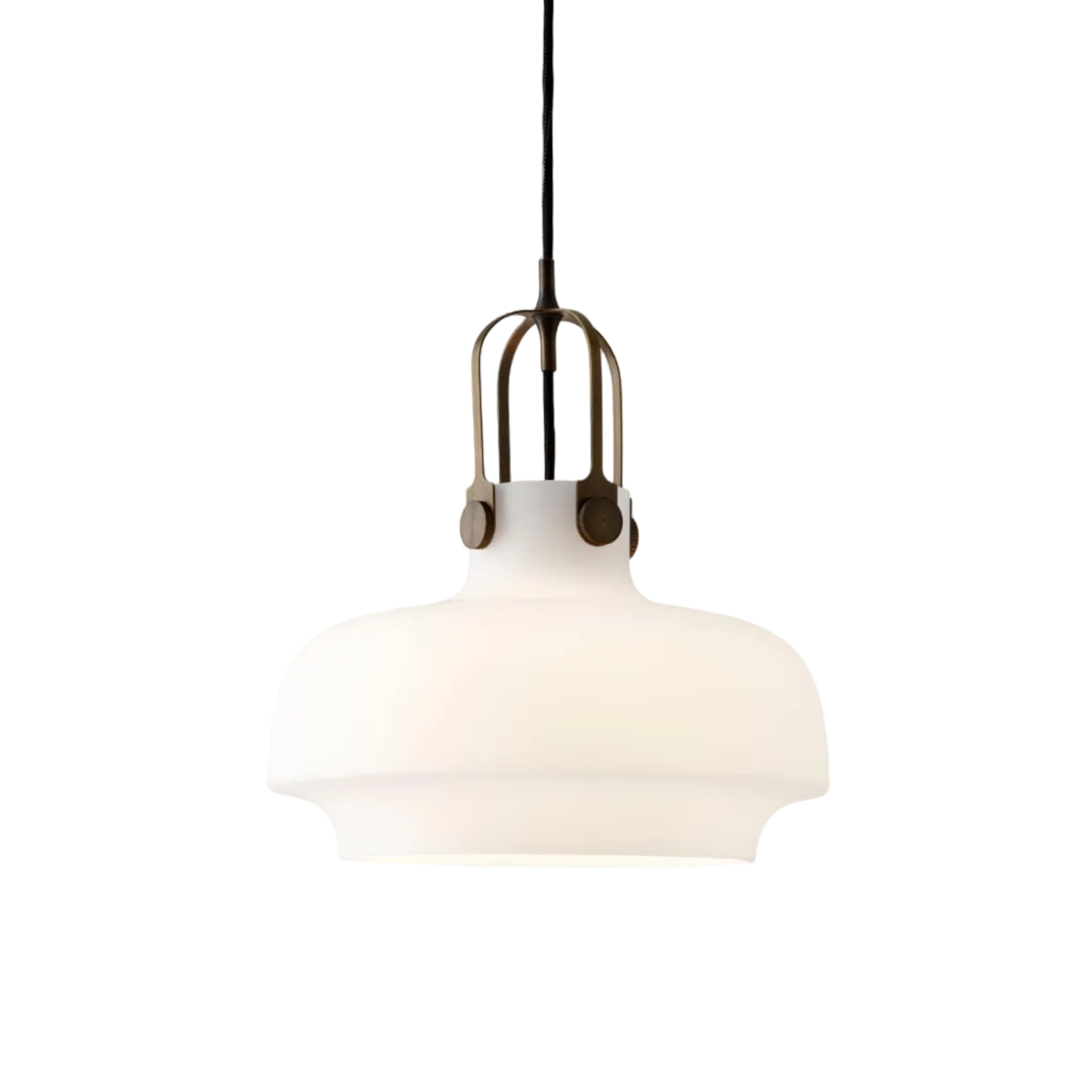 Lampa visí COPENHAGEN s opálovým tienidlo a hnedým povrchom.