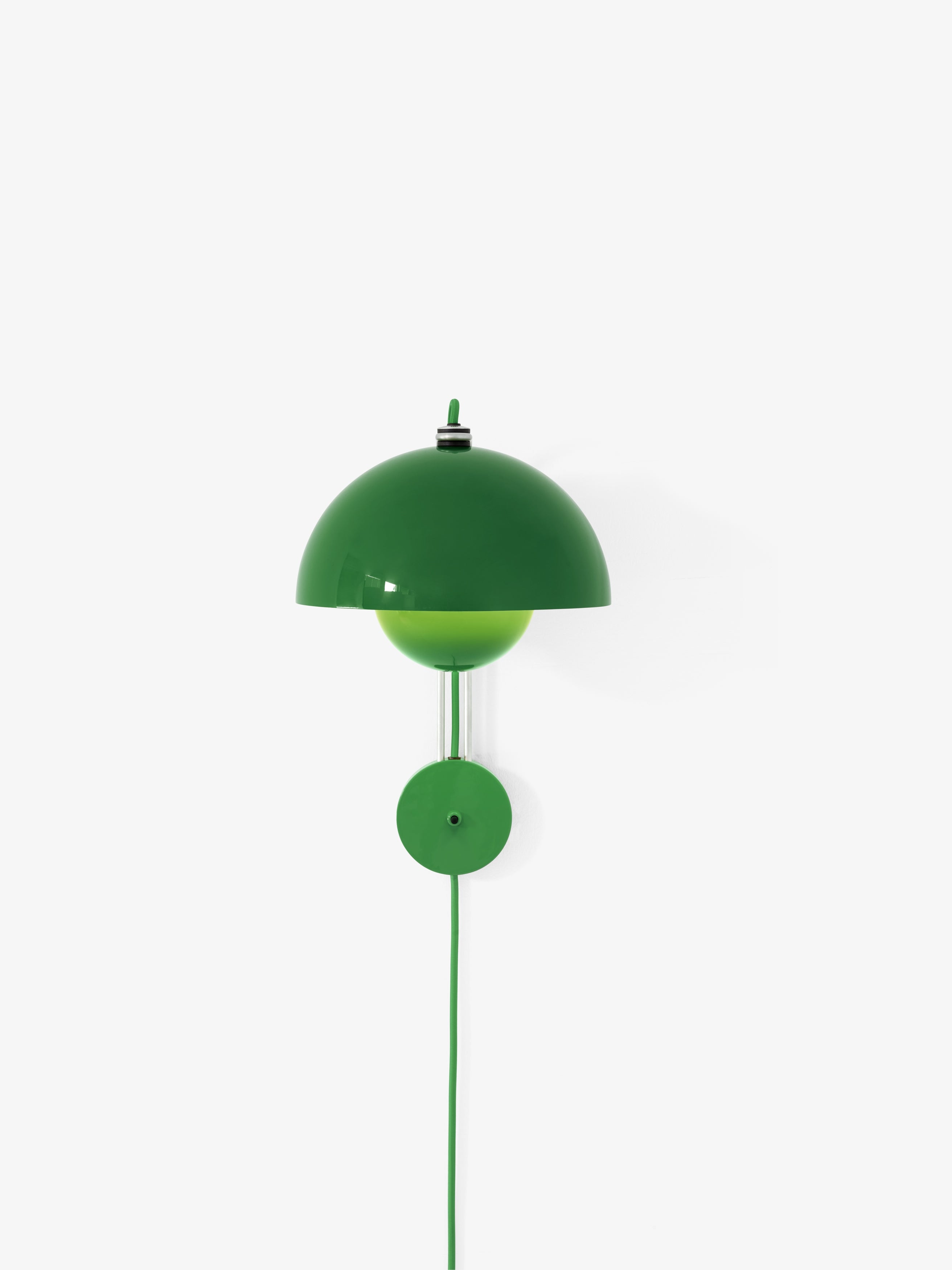 Nástenná lampa FLOWERPOT VP8 v intenzívnej zelenej farbe