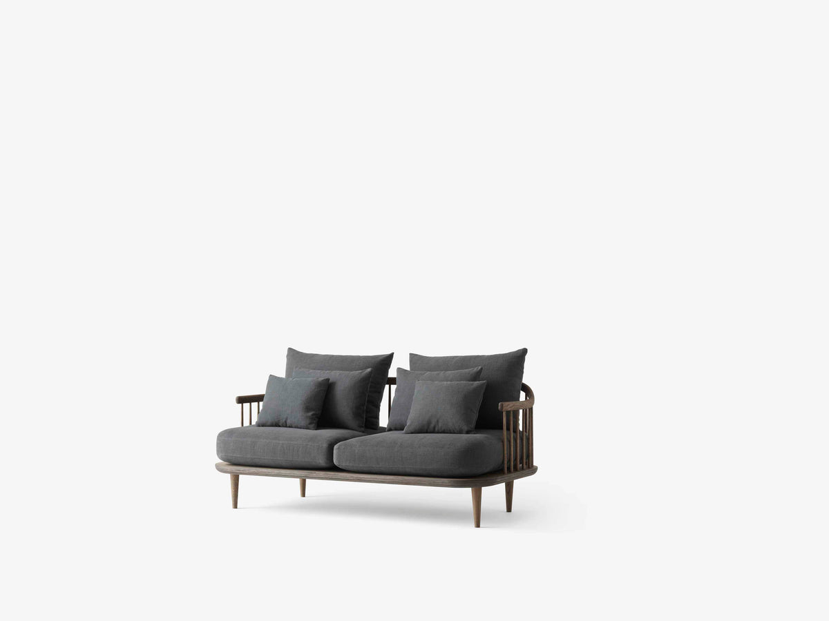 Sofa pre 2 osoby FLY SC2 čalúnená s dymovým dubovým podstavcom