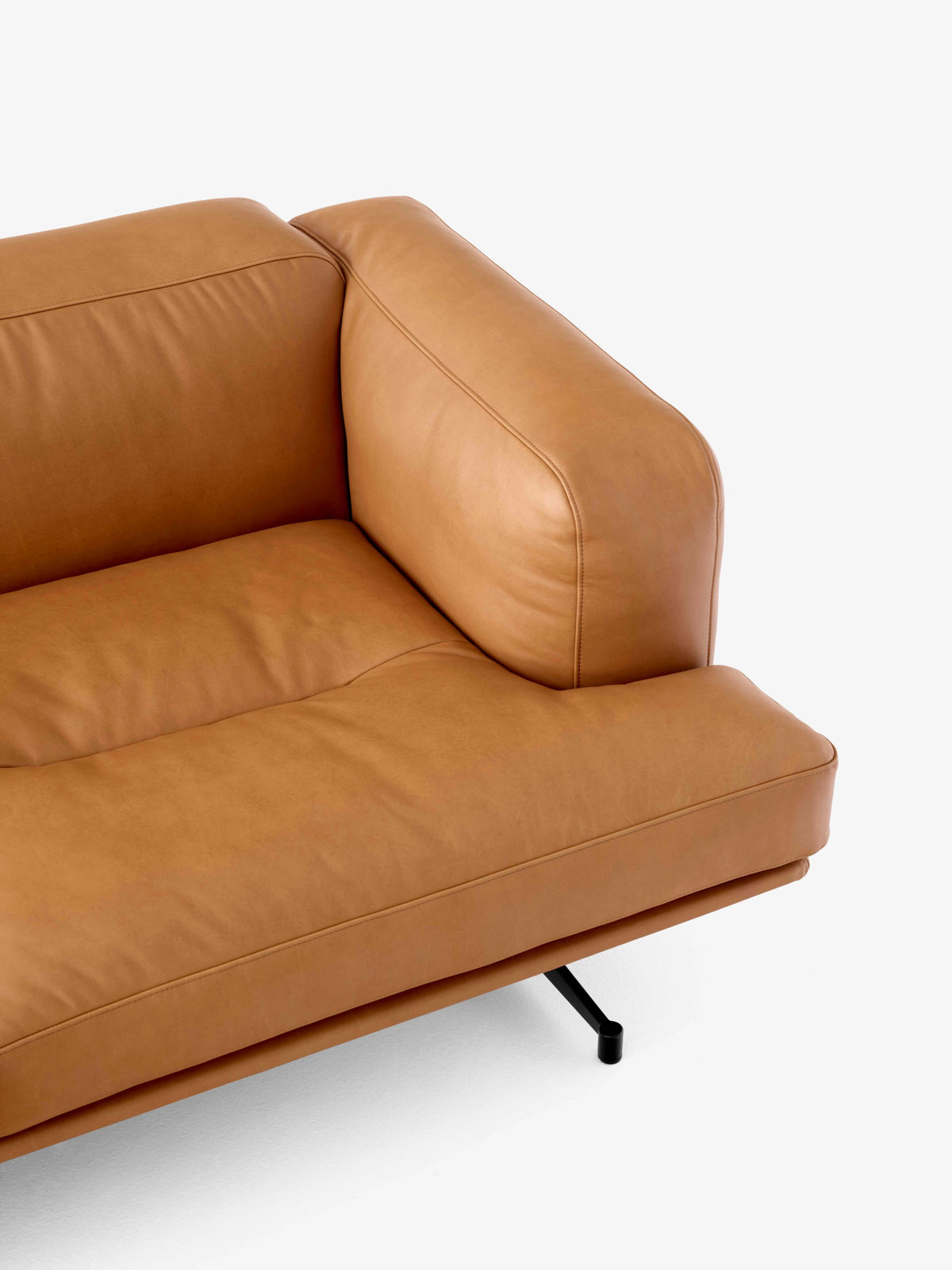 Sofa pre 2 osoby INLAND AV22 čalúnená s čiernym podstavcom