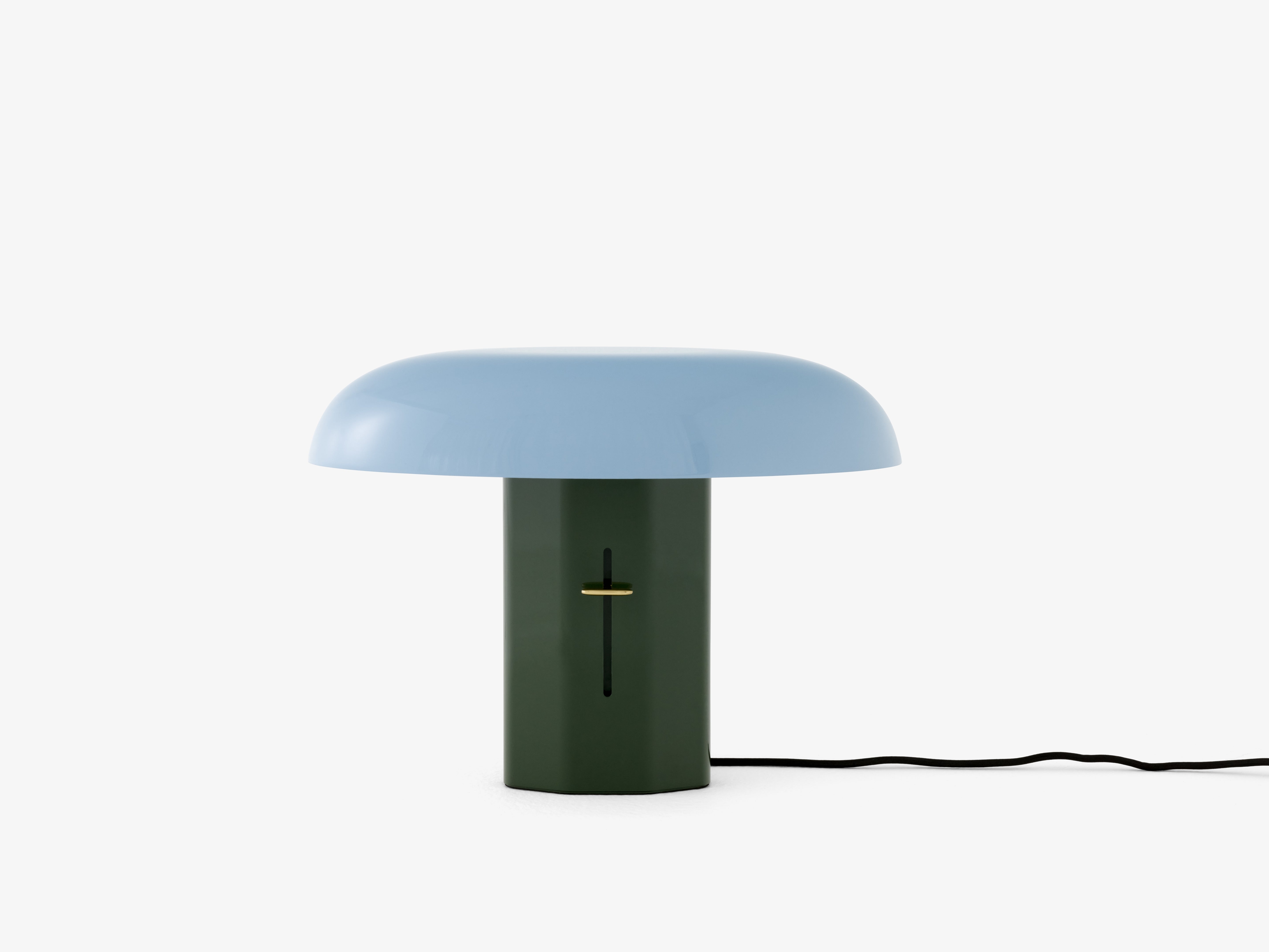 Stolná lampa MONTERA JH42 s modrým tienidlo a tmavozeleným podstavcom.