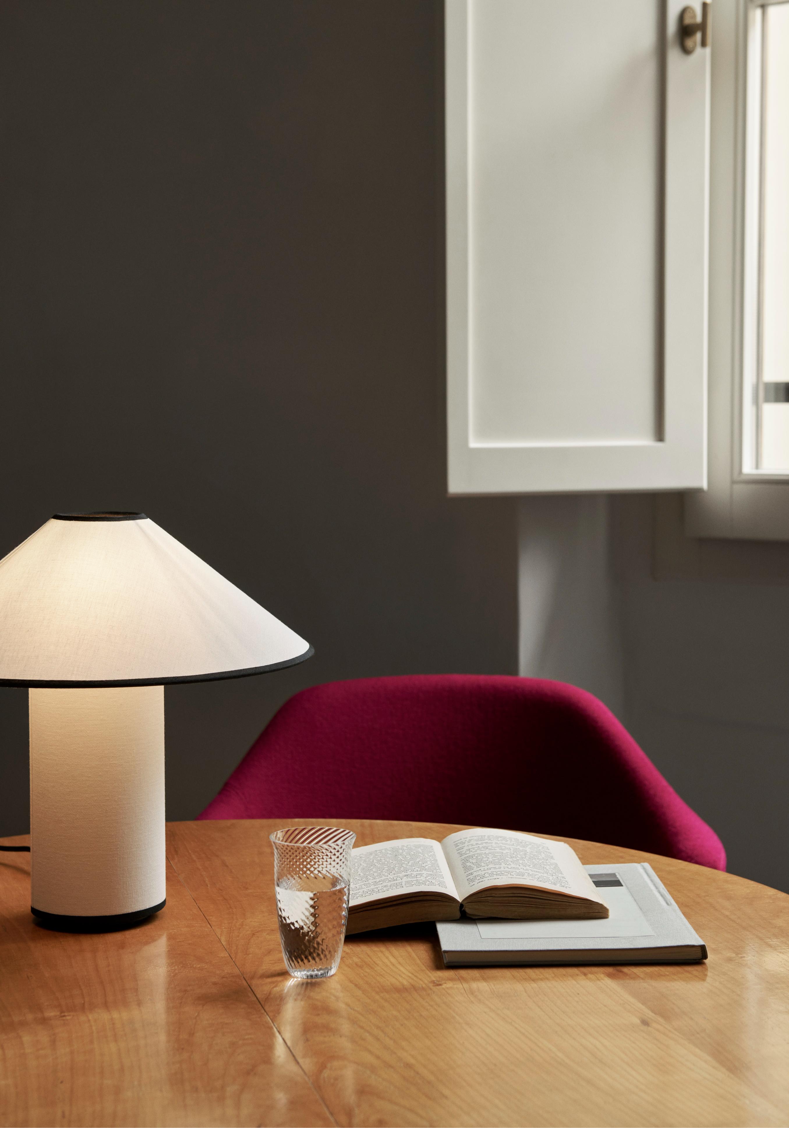 Stolná lampa COLETTE ATD6 biela s čiernym povrchom