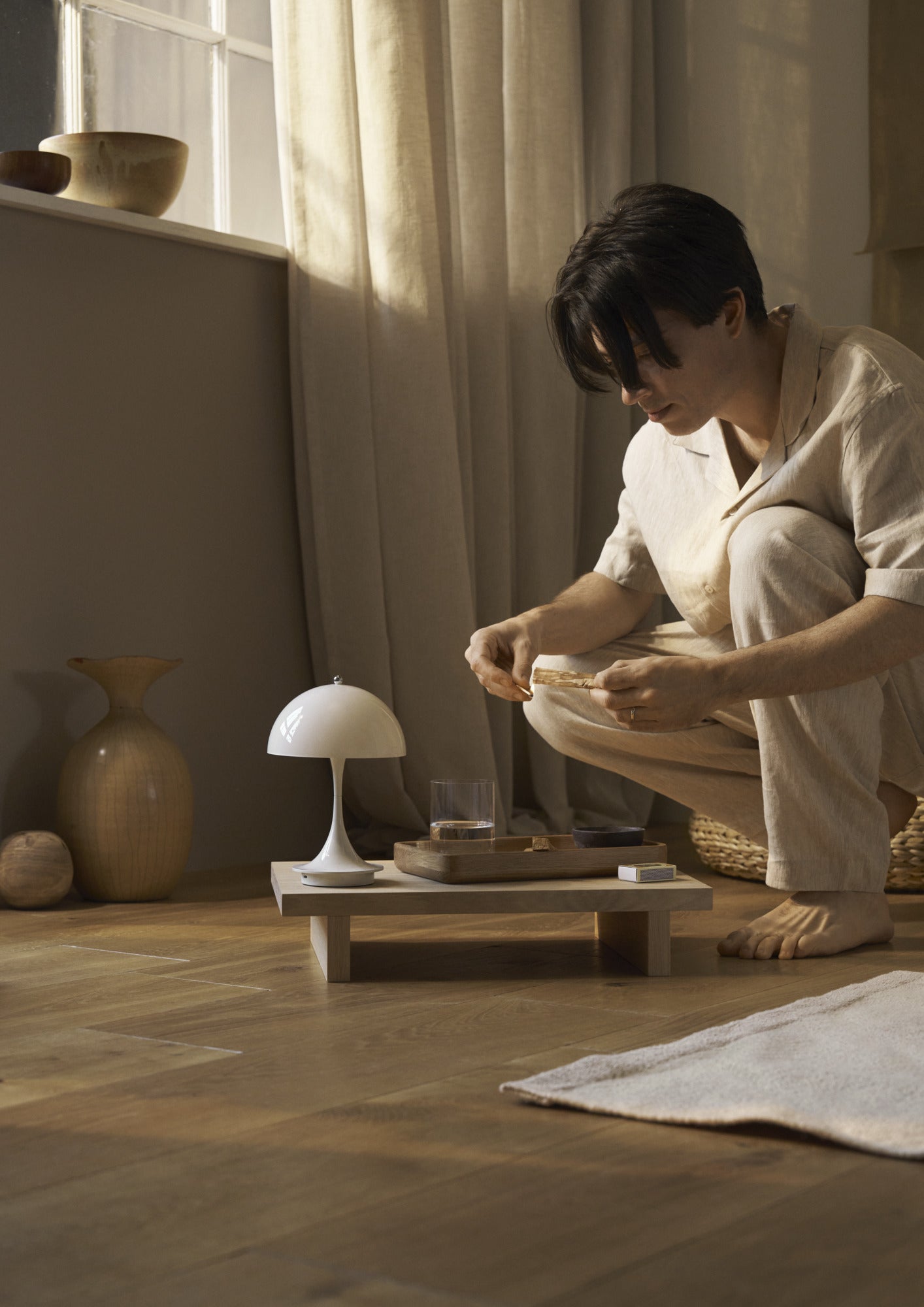 Prenosná lampa PANTHELLA 160 béžová opál