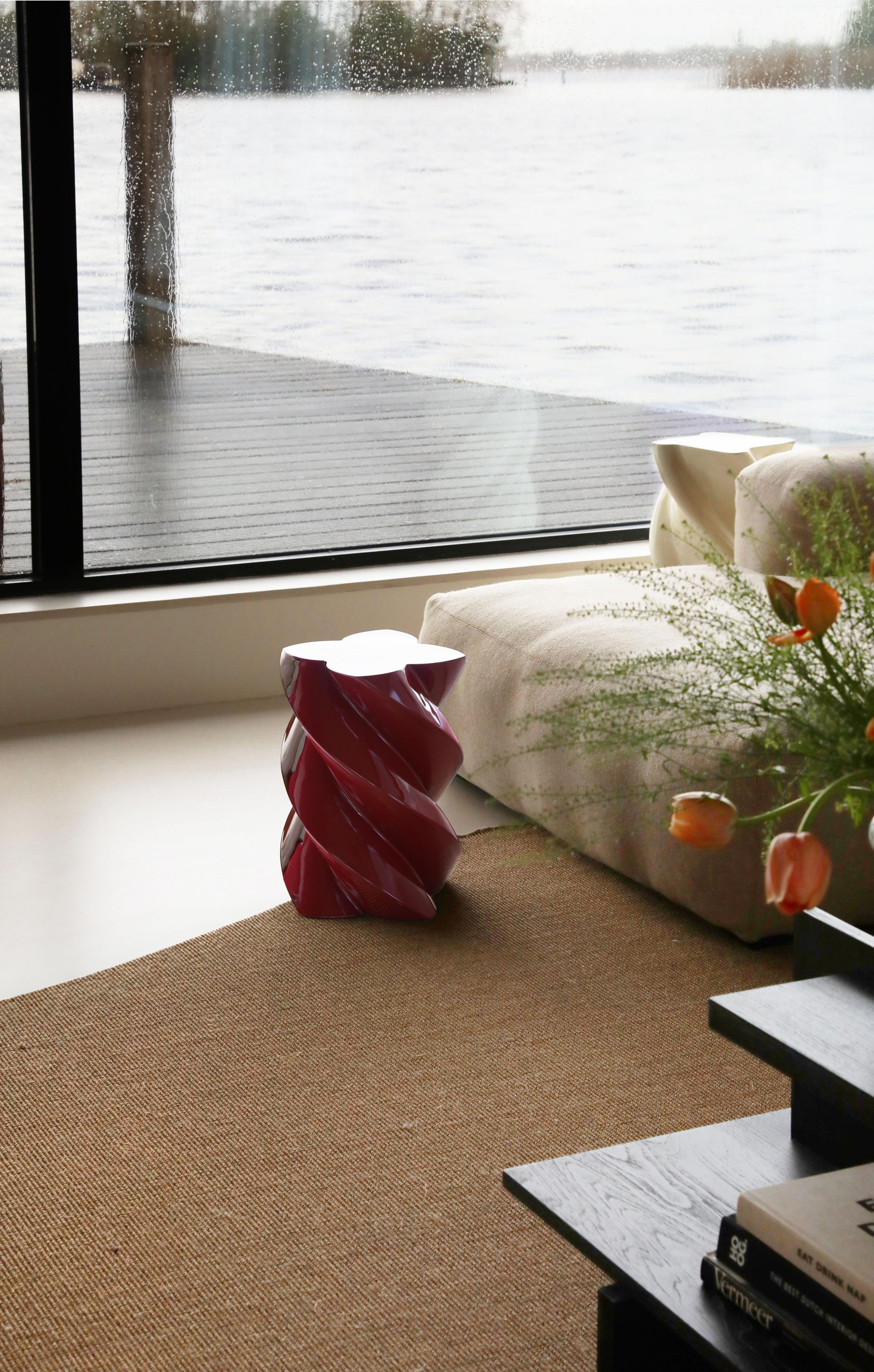 Bocný stolík MARSHMALLOW burgundový