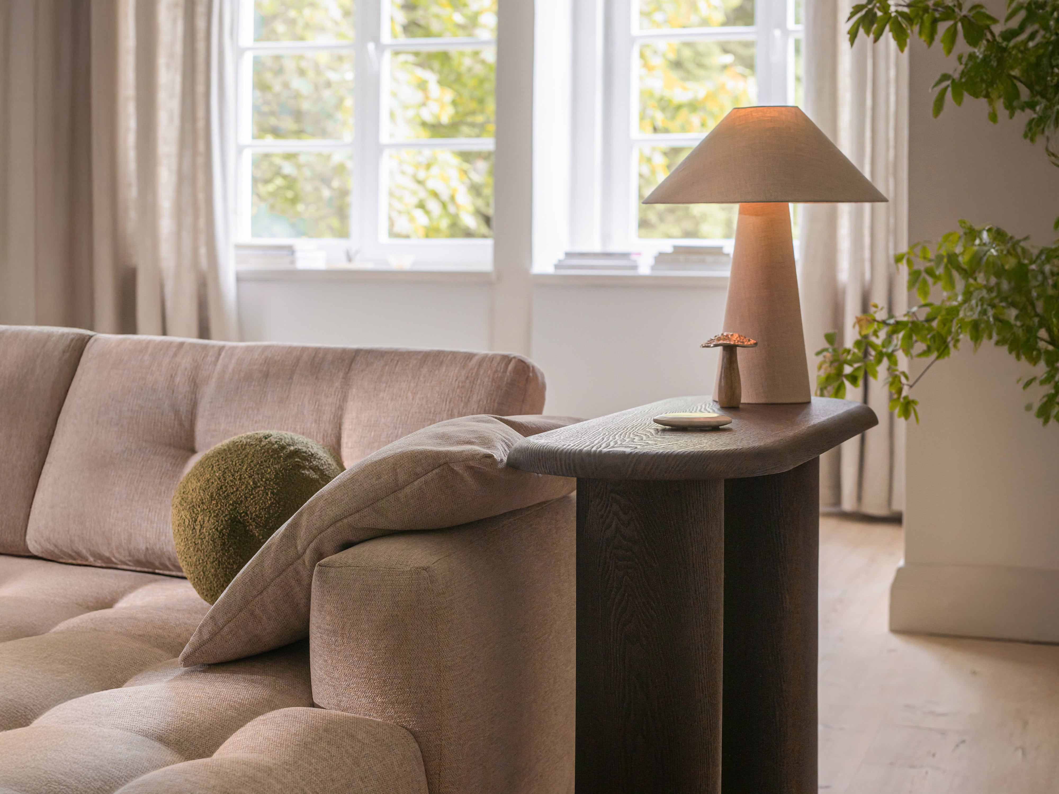 Sofa narożna prawostronna aksamitna BEMY granat królewski