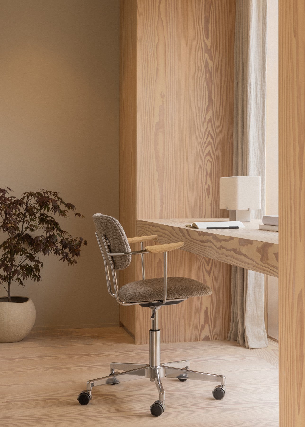 NONNA table lamp with travertine base and linen shade