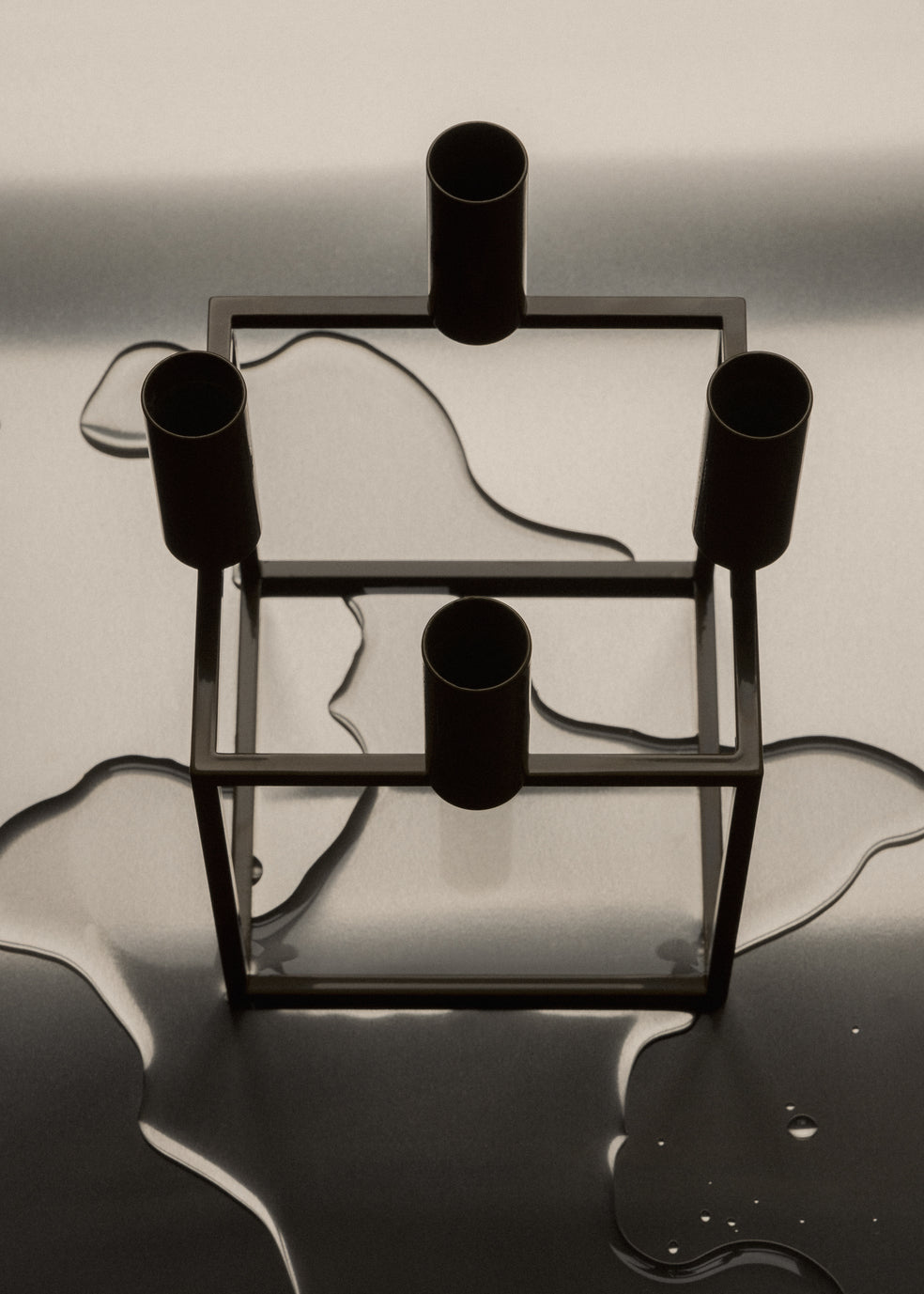 Svietnik KUBUS čierny