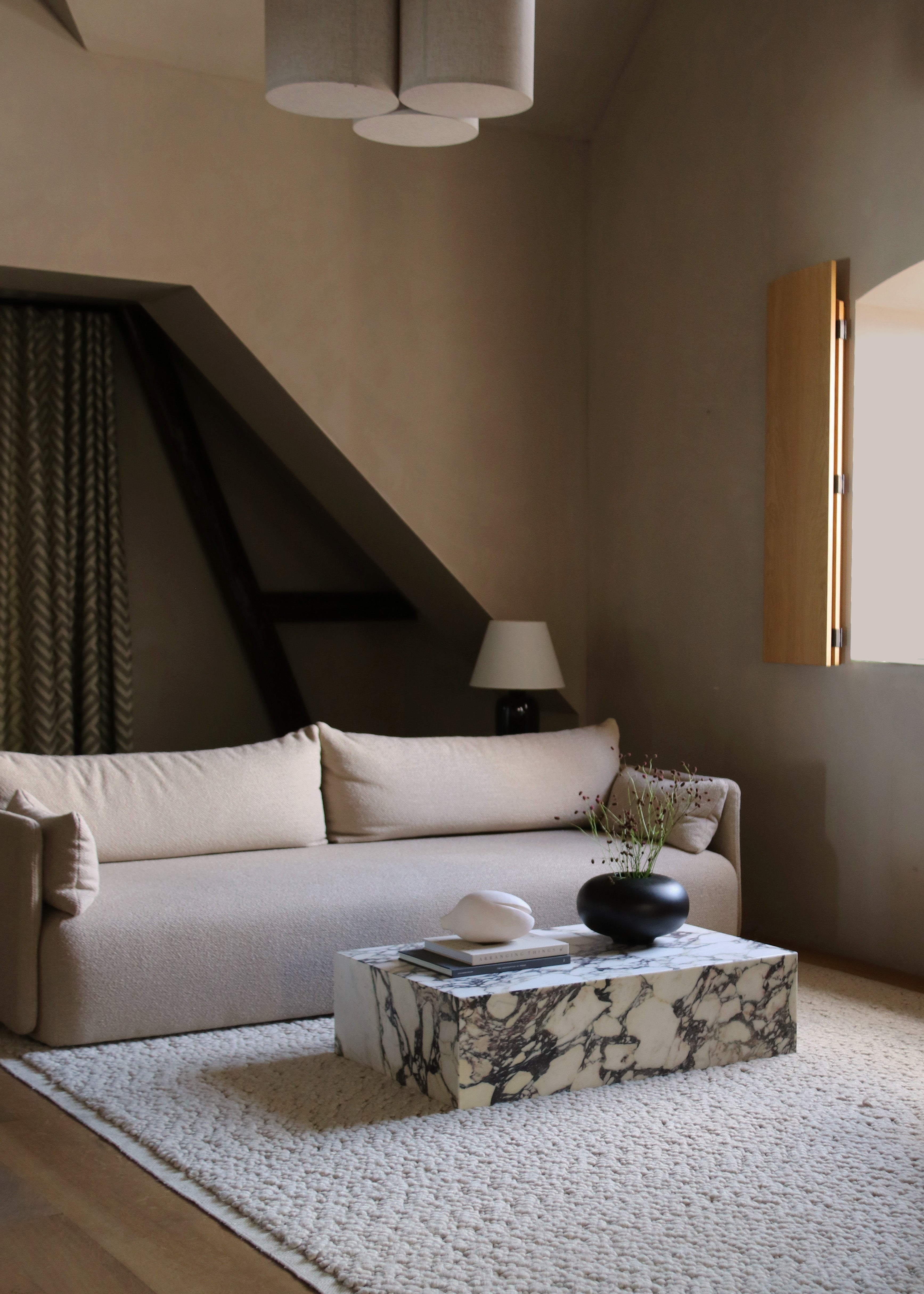 SURROUND vase mango wood