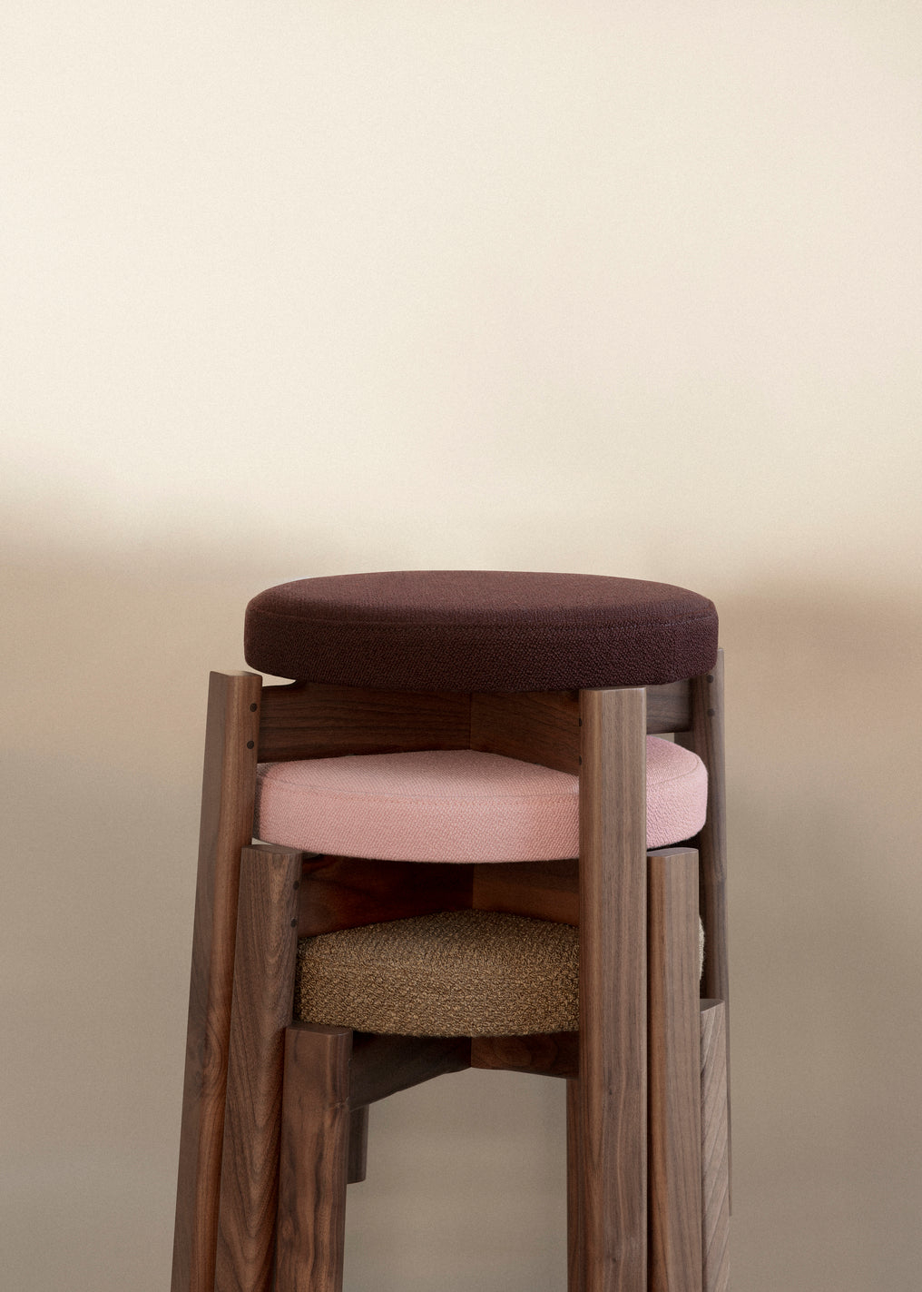 PASSAGE stool beige with oak base