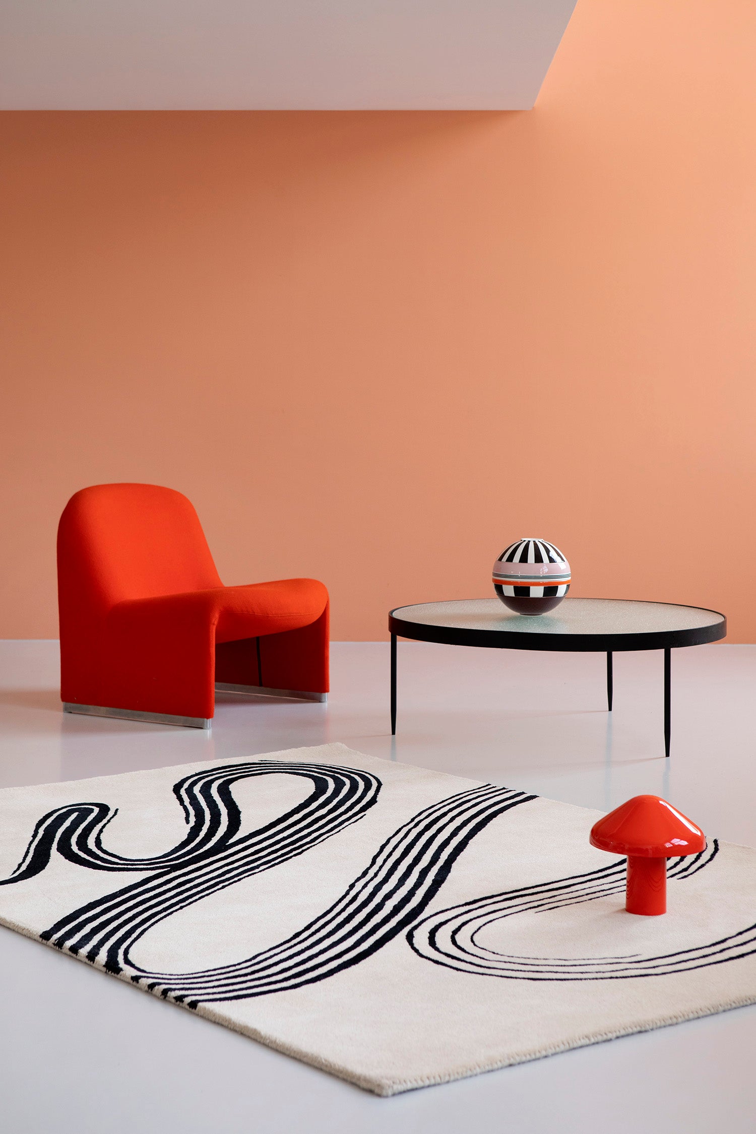 Dywan DECOR FLOW beżowy z czarnym wzorem