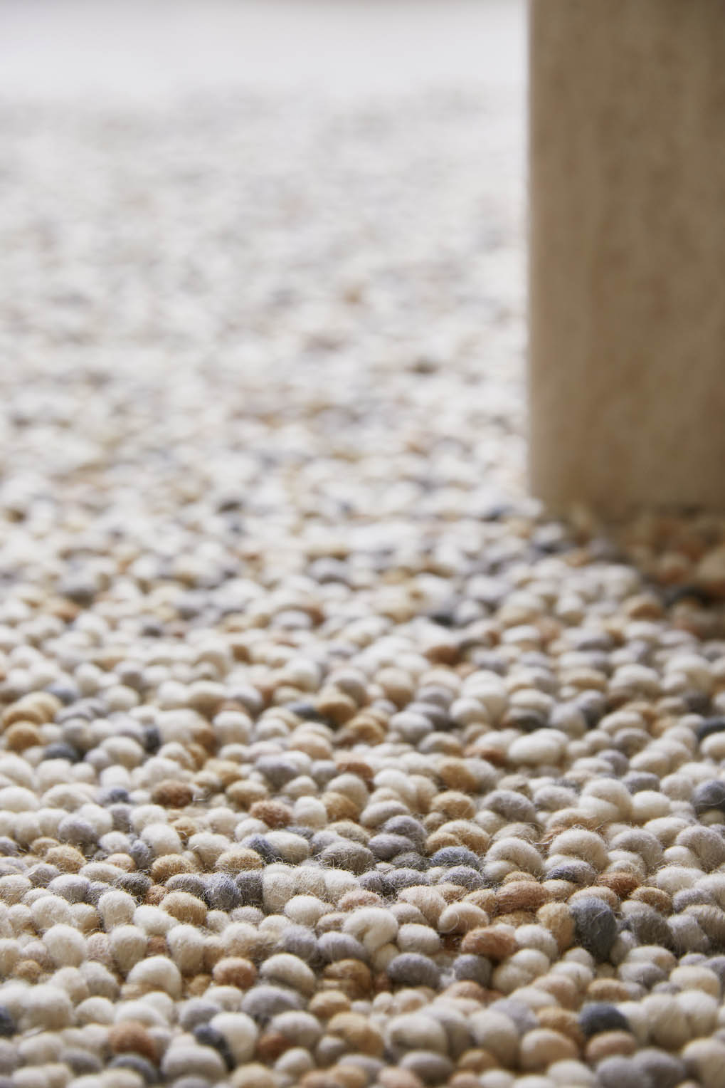 Koberec PEBBLE tmavobežový