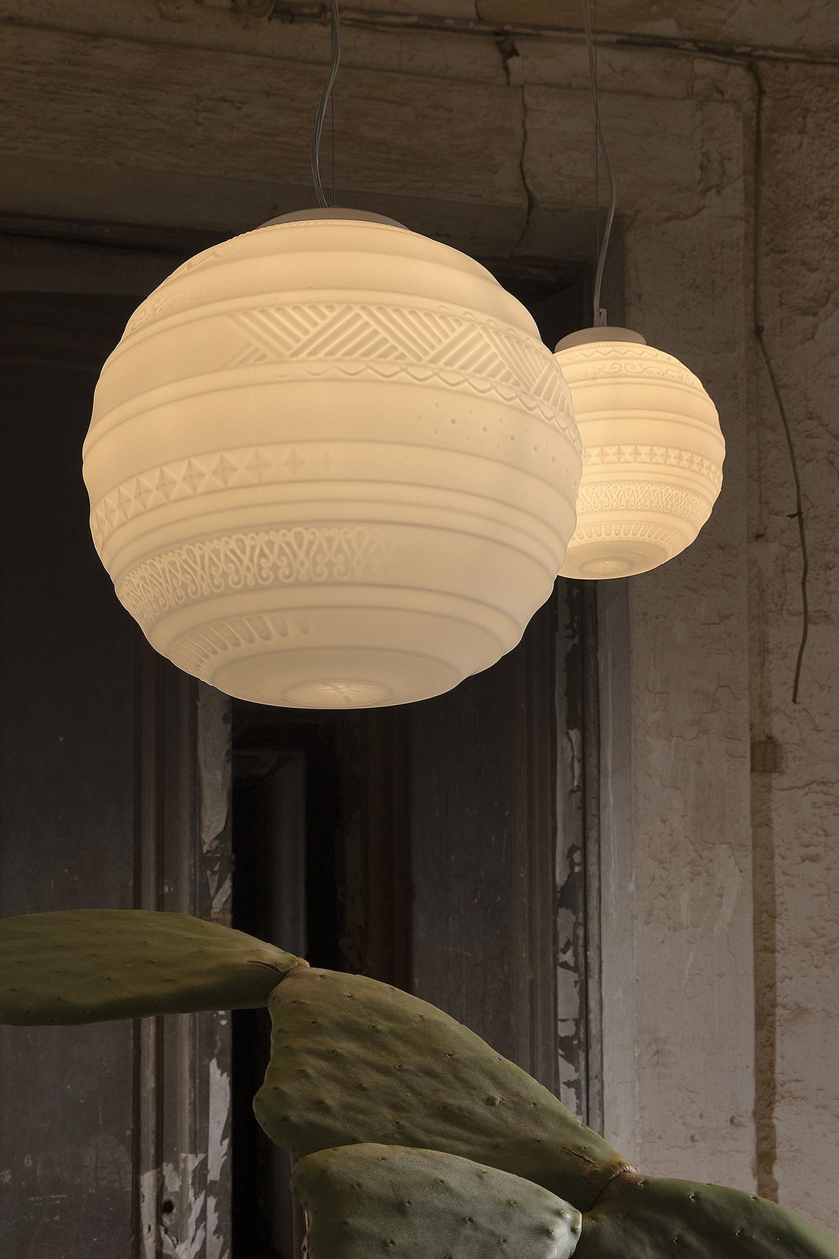 Závesná lampa BRAILLE biela