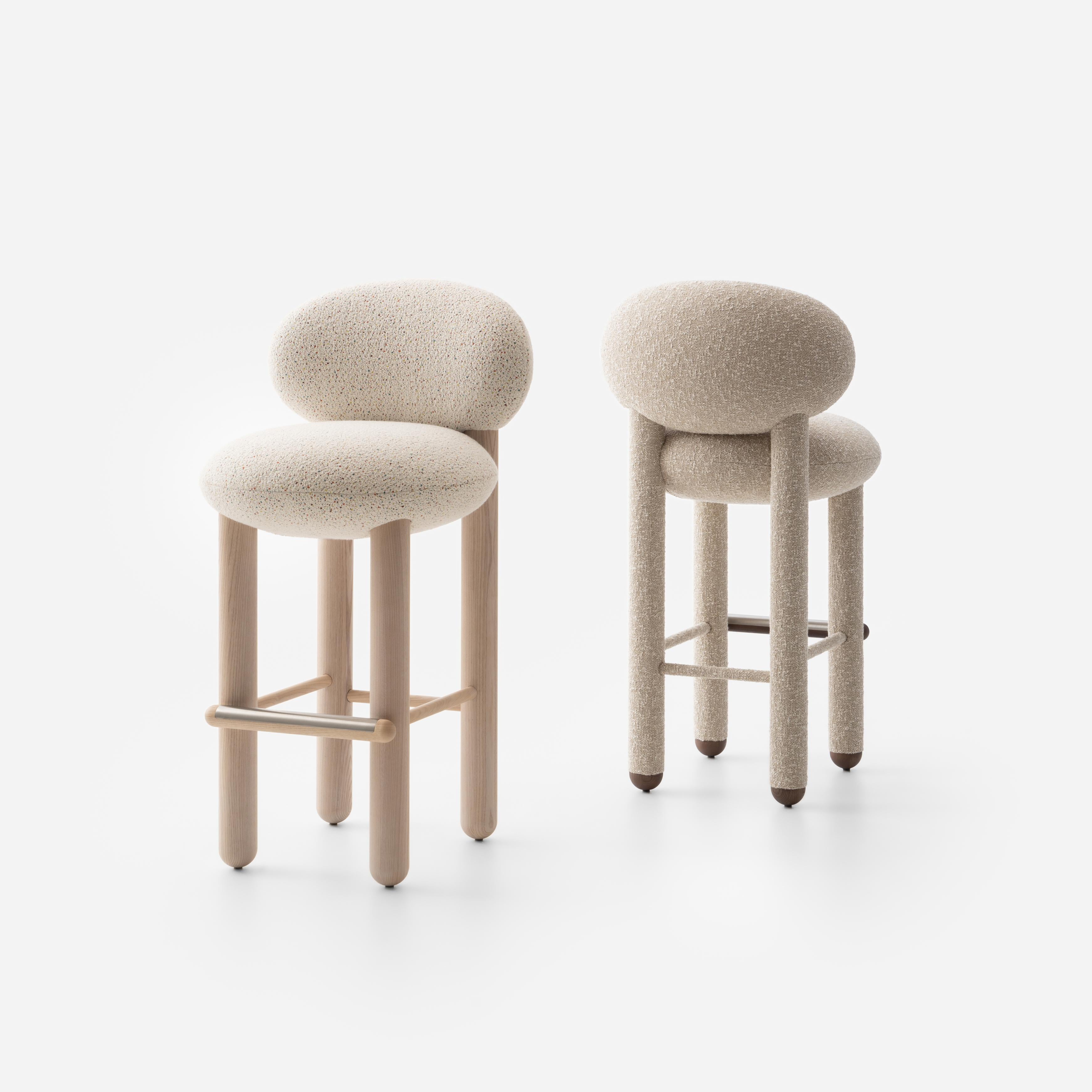 FLOCK CS2 upholstered bar stool with wooden base