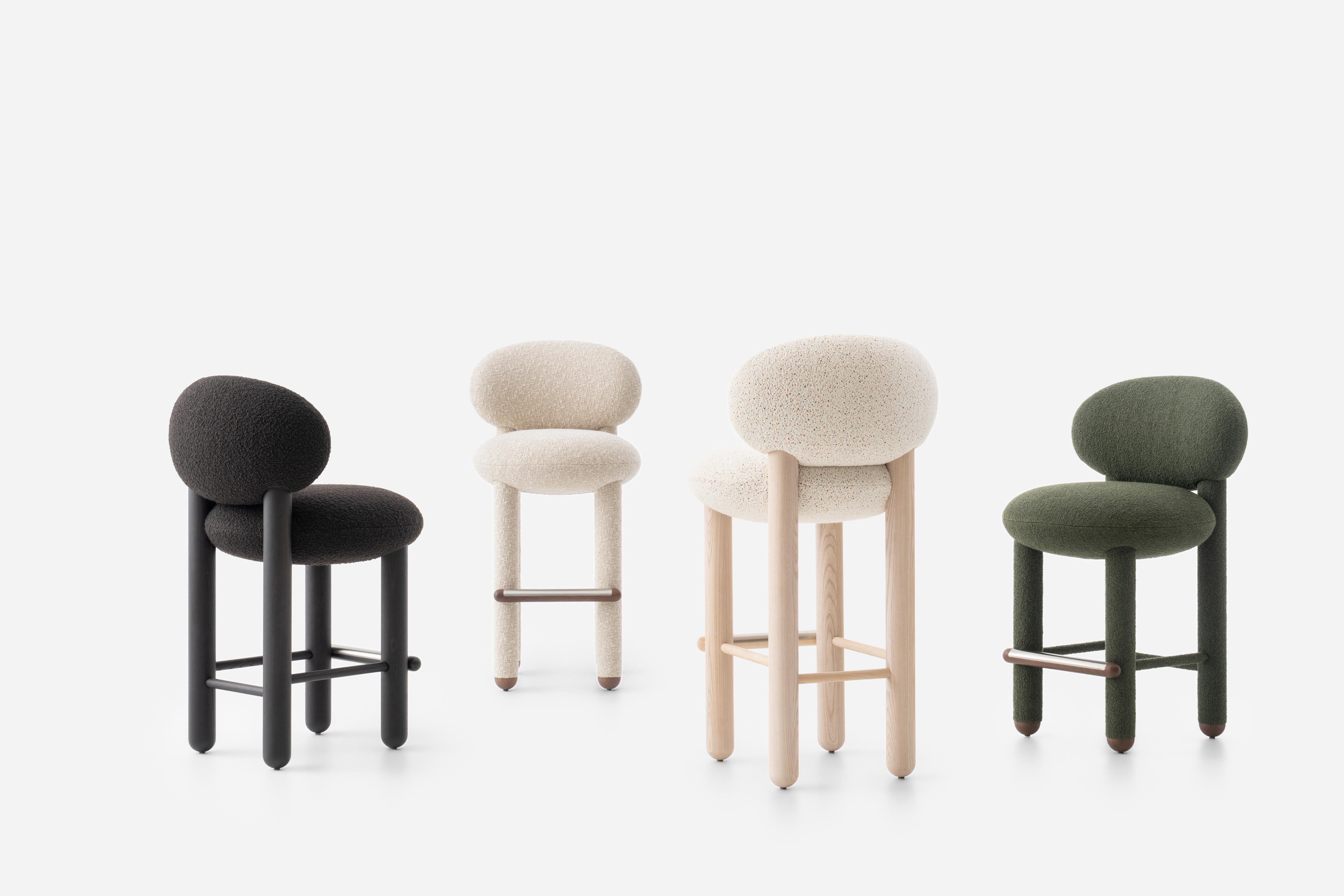 FLOCK CS2 upholstered bar stool with wooden base