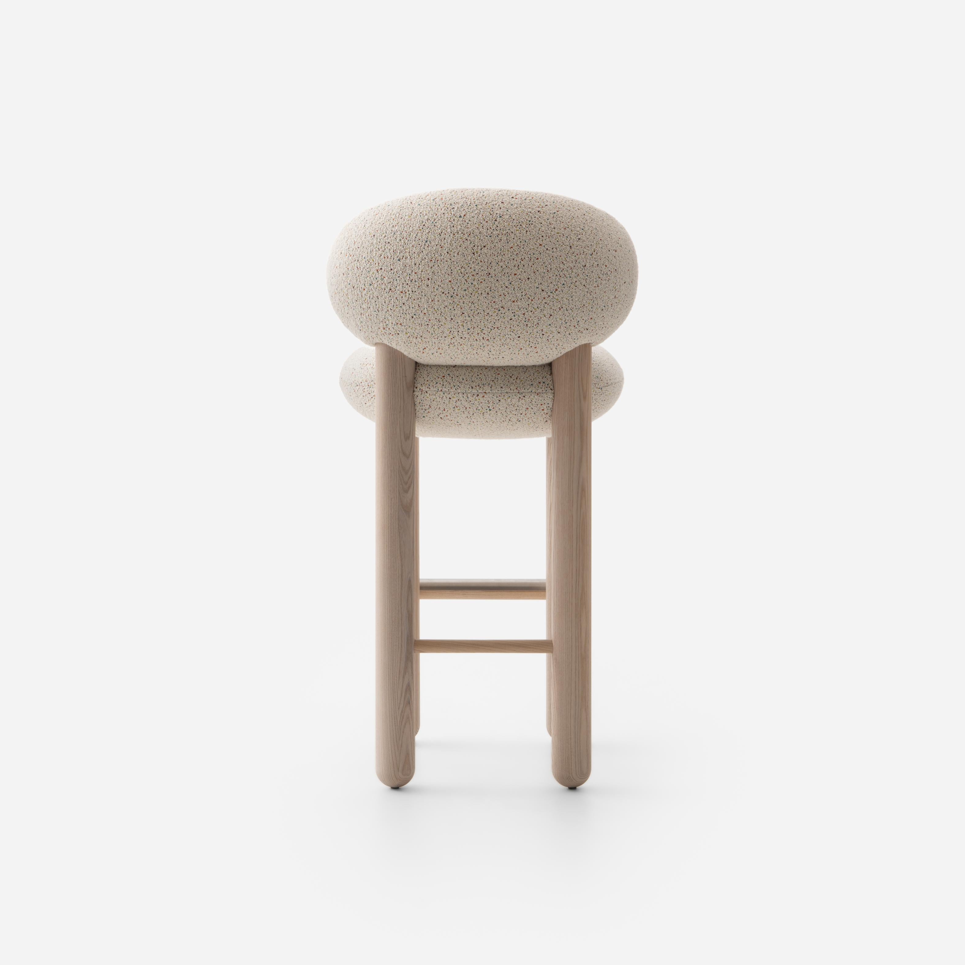 FLOCK CS2 upholstered bar stool with wooden base