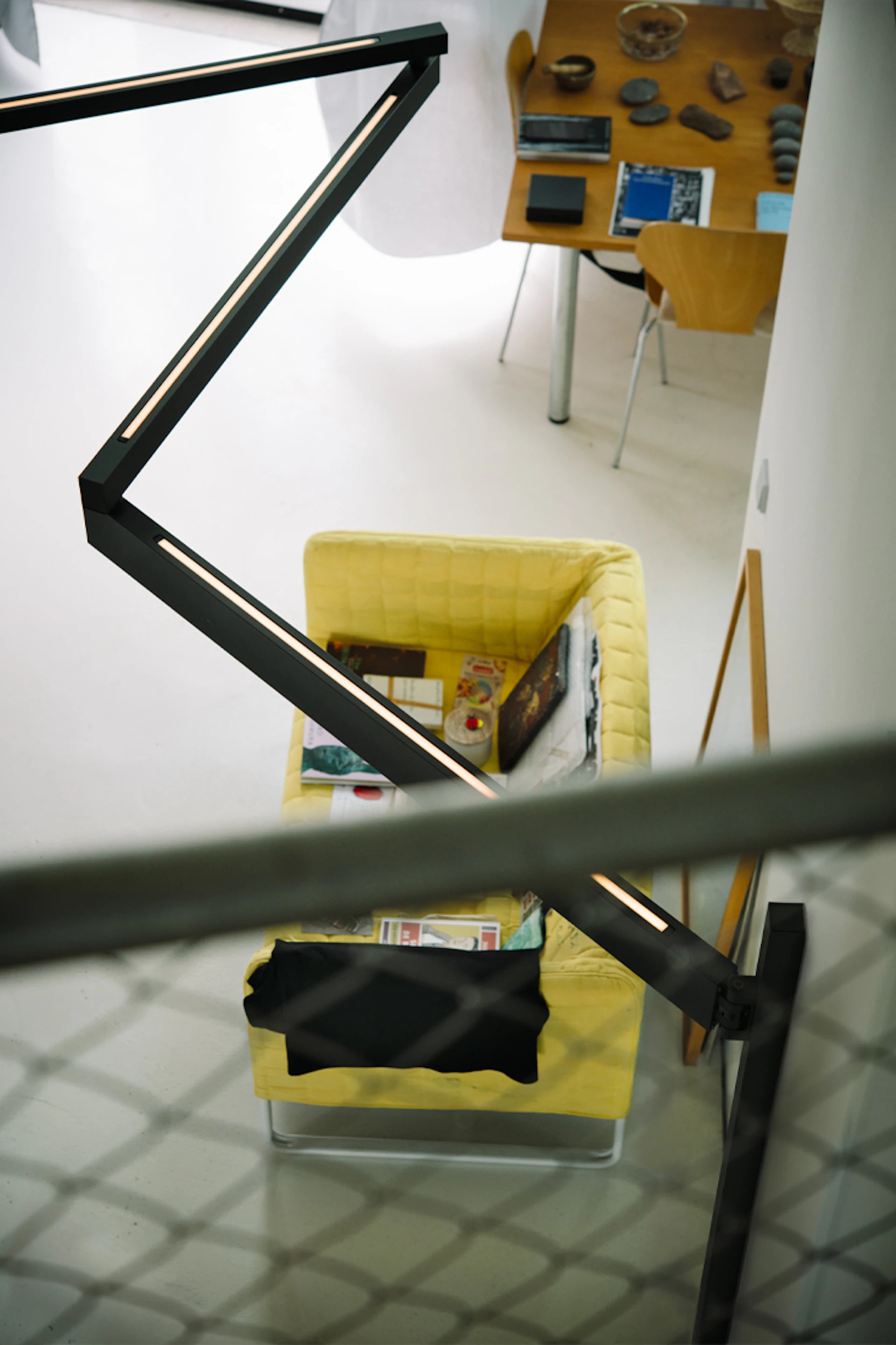 Lampa ścienna na wysięgniku BLACK FLAG PRO czarny