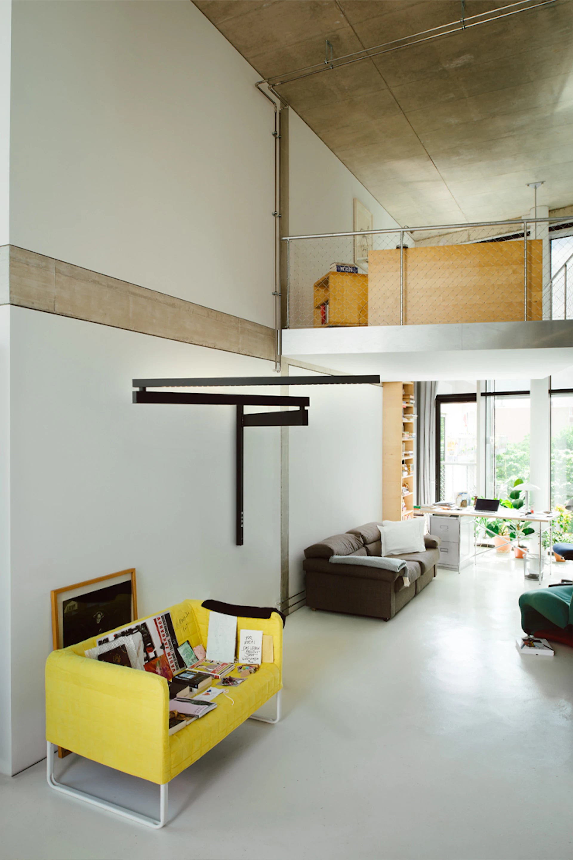 Lampa ścienna na wysięgniku BLACK FLAG PRO czarny