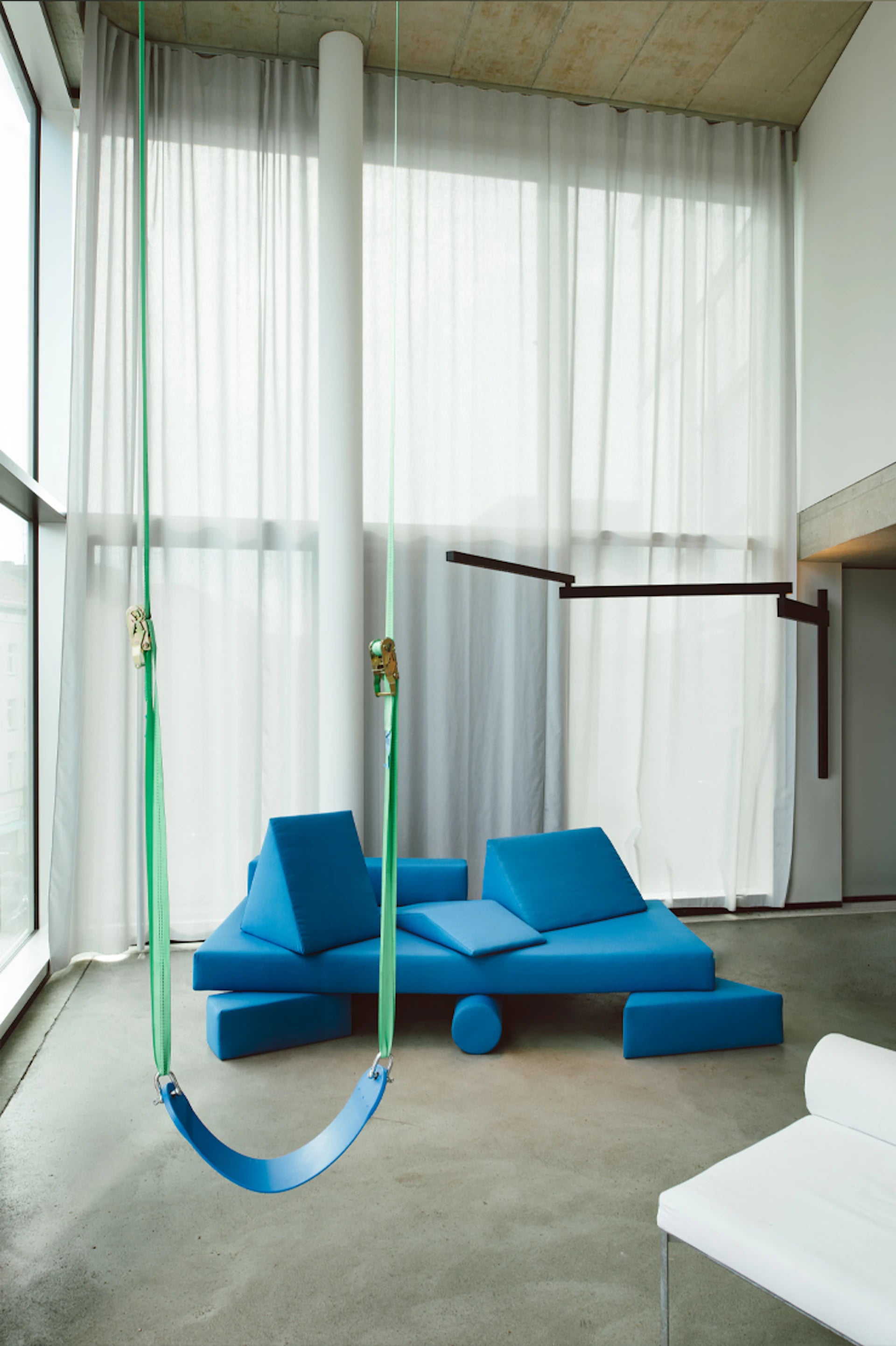 Lampa ścienna na wysięgniku BLACK FLAG PRO czarny