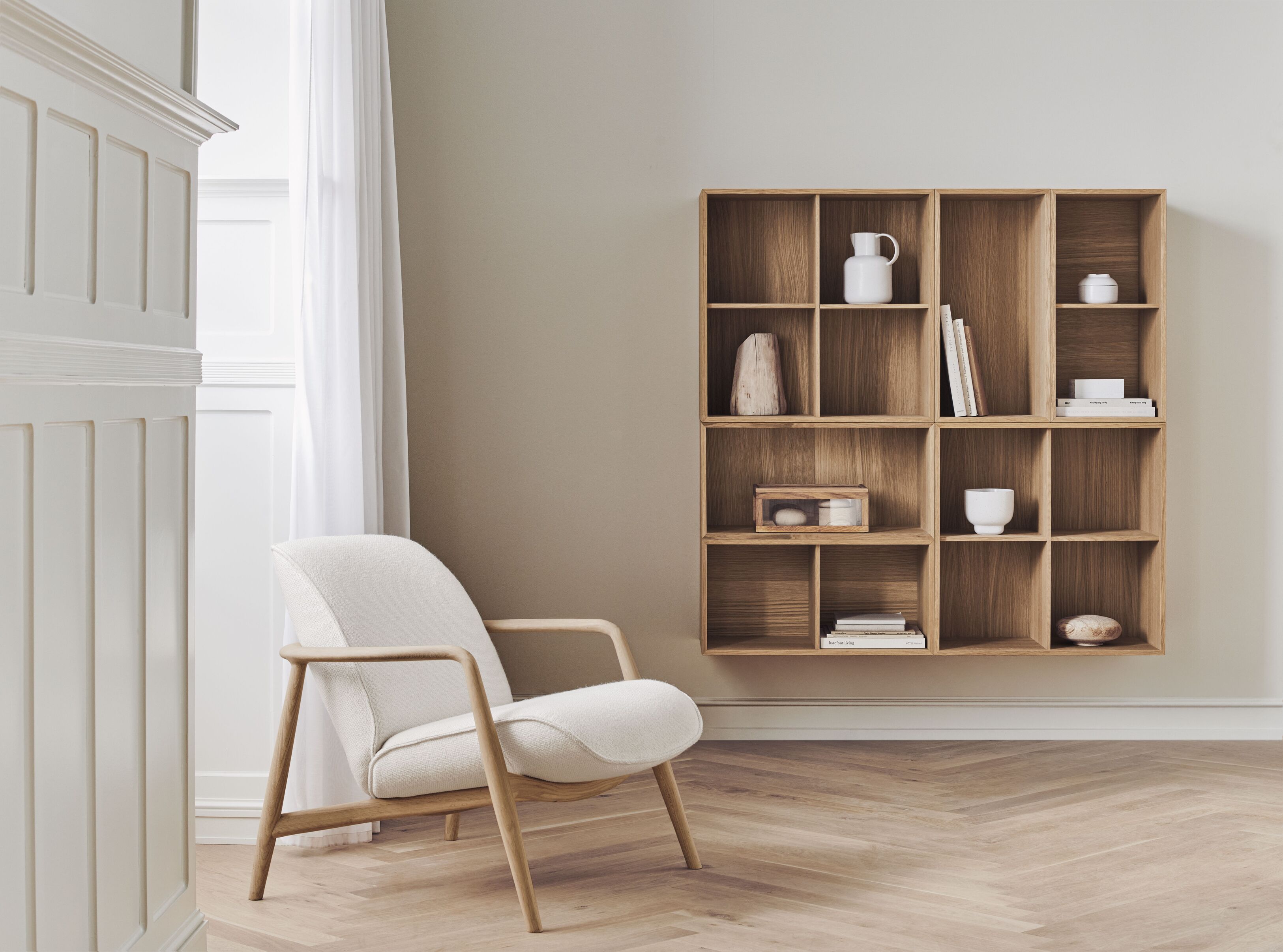 Bowie armchair base made of bleached oak wood