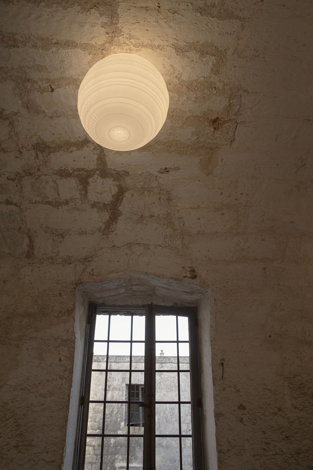 Závesná lampa BRAILLE biela