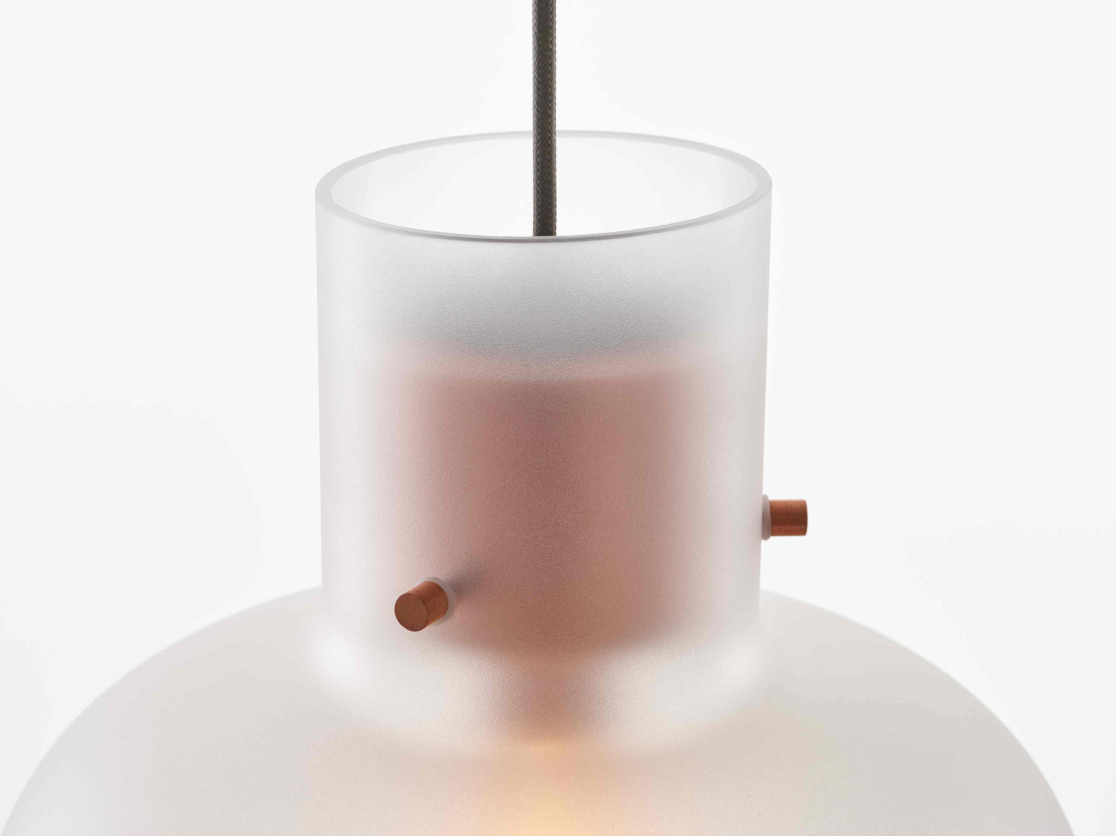 Závesná lampa AWA MEDIUM sklo fúkané