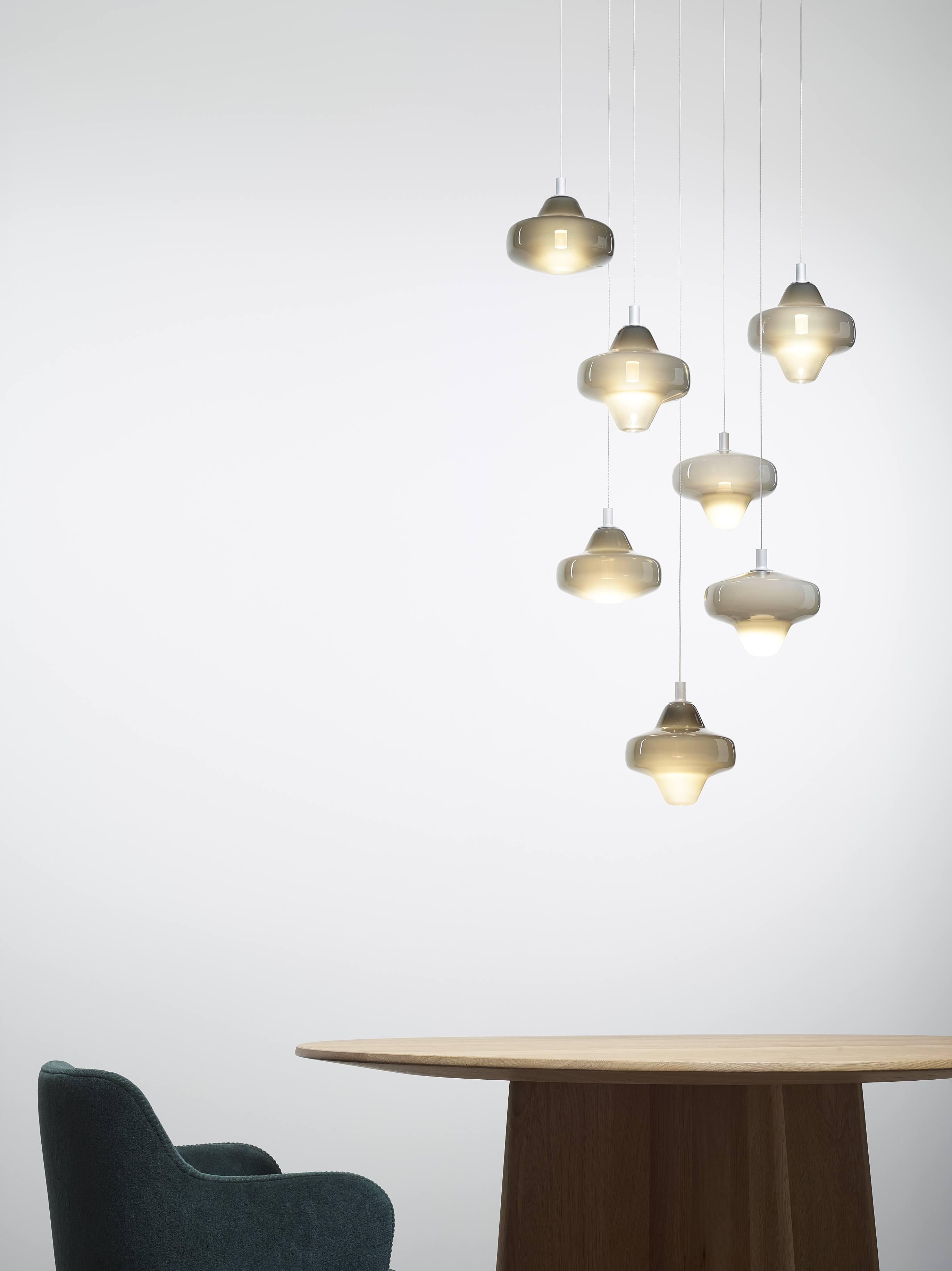 Závesná lampa STARCLOUD z fúkaného skla