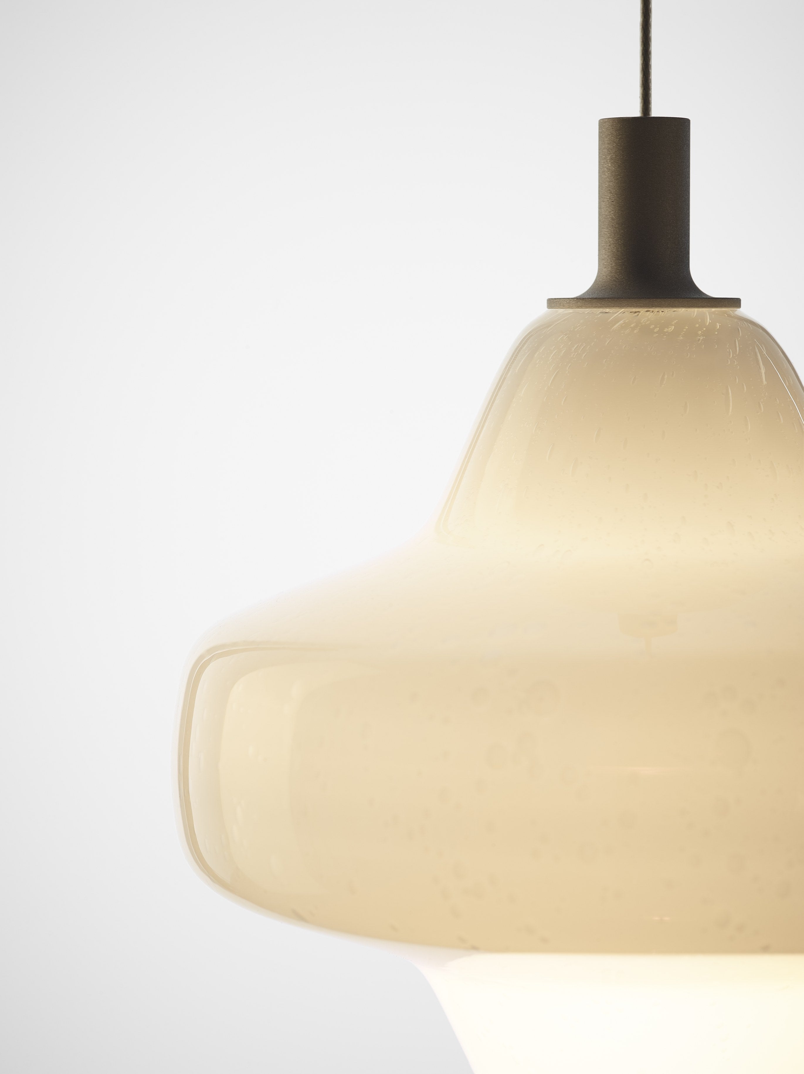 Závesná lampa STARCLOUD z fúkaného skla