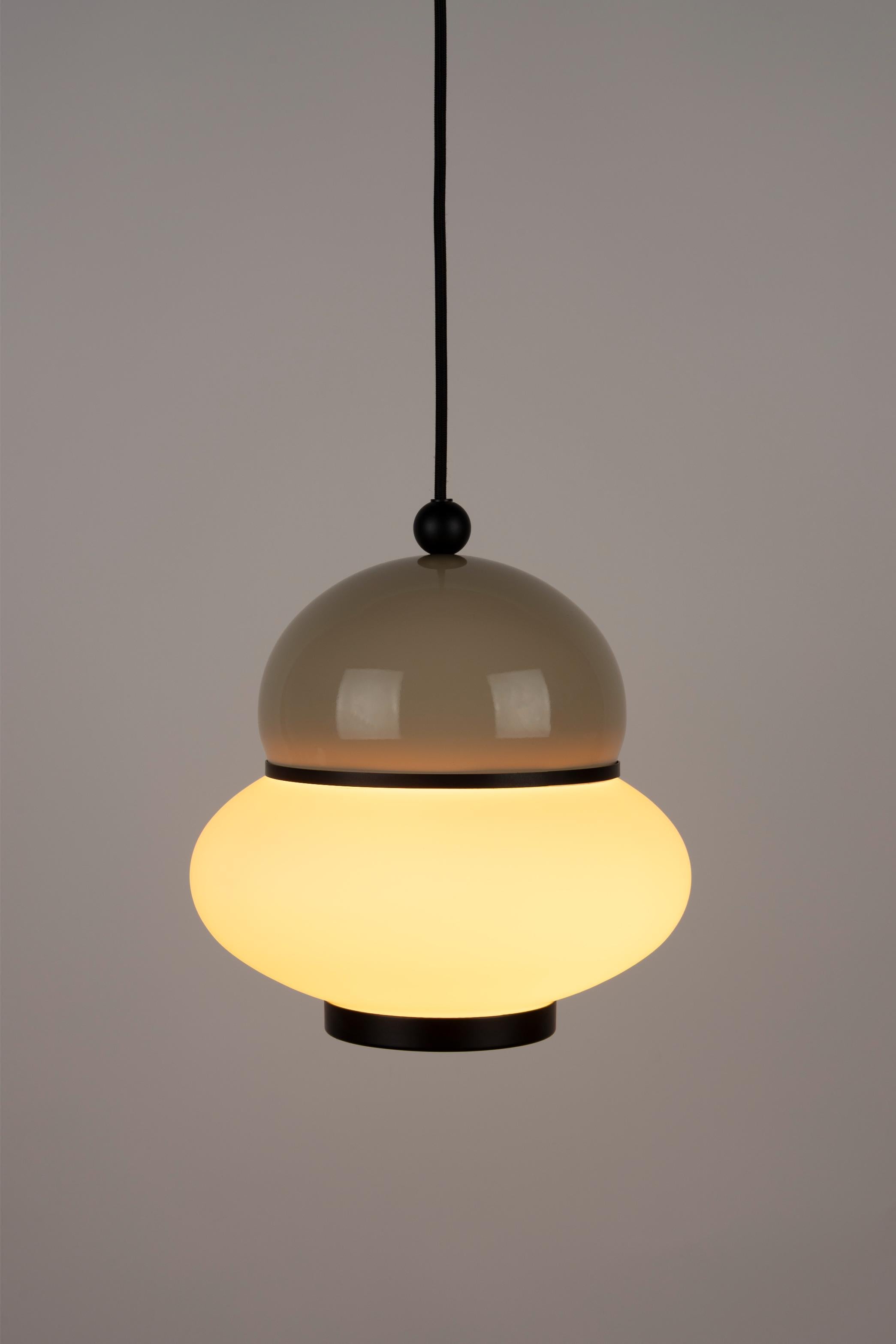 Lampa visí BUMBLE béžová s čiernym povrchom