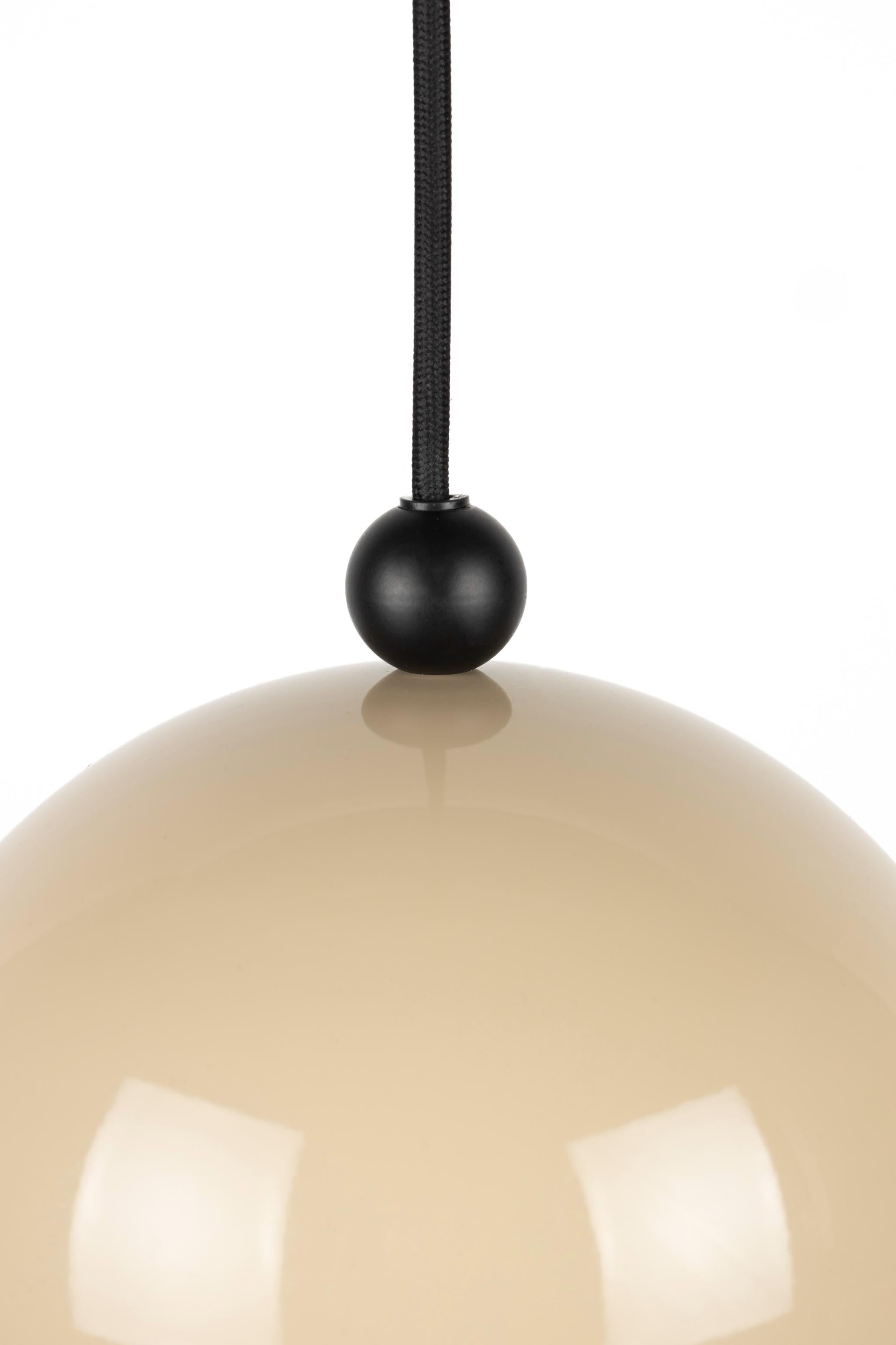 Lampa visí BUMBLE béžová s čiernym povrchom