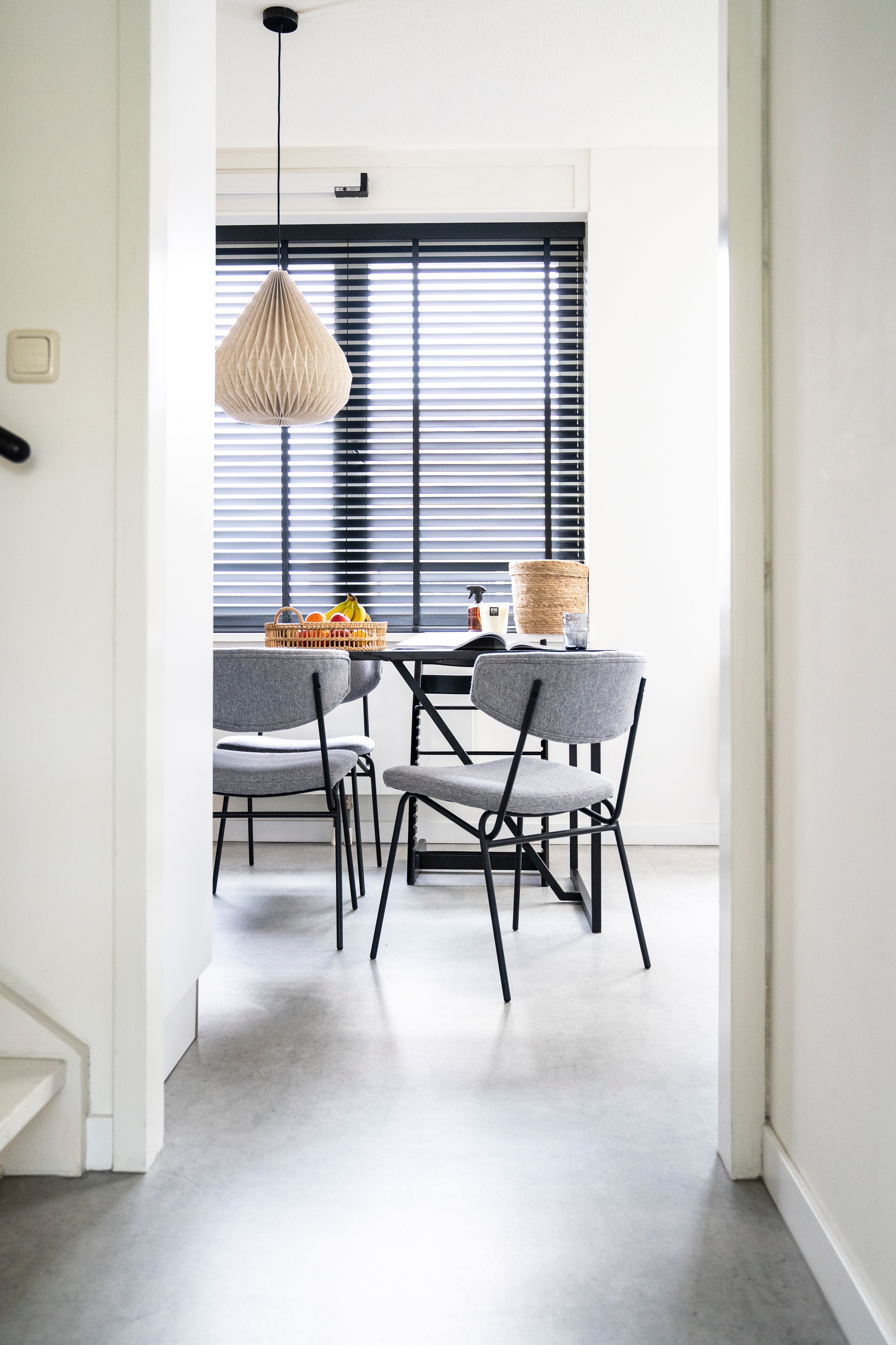 Závesná lampa ZUKI papier a ľan