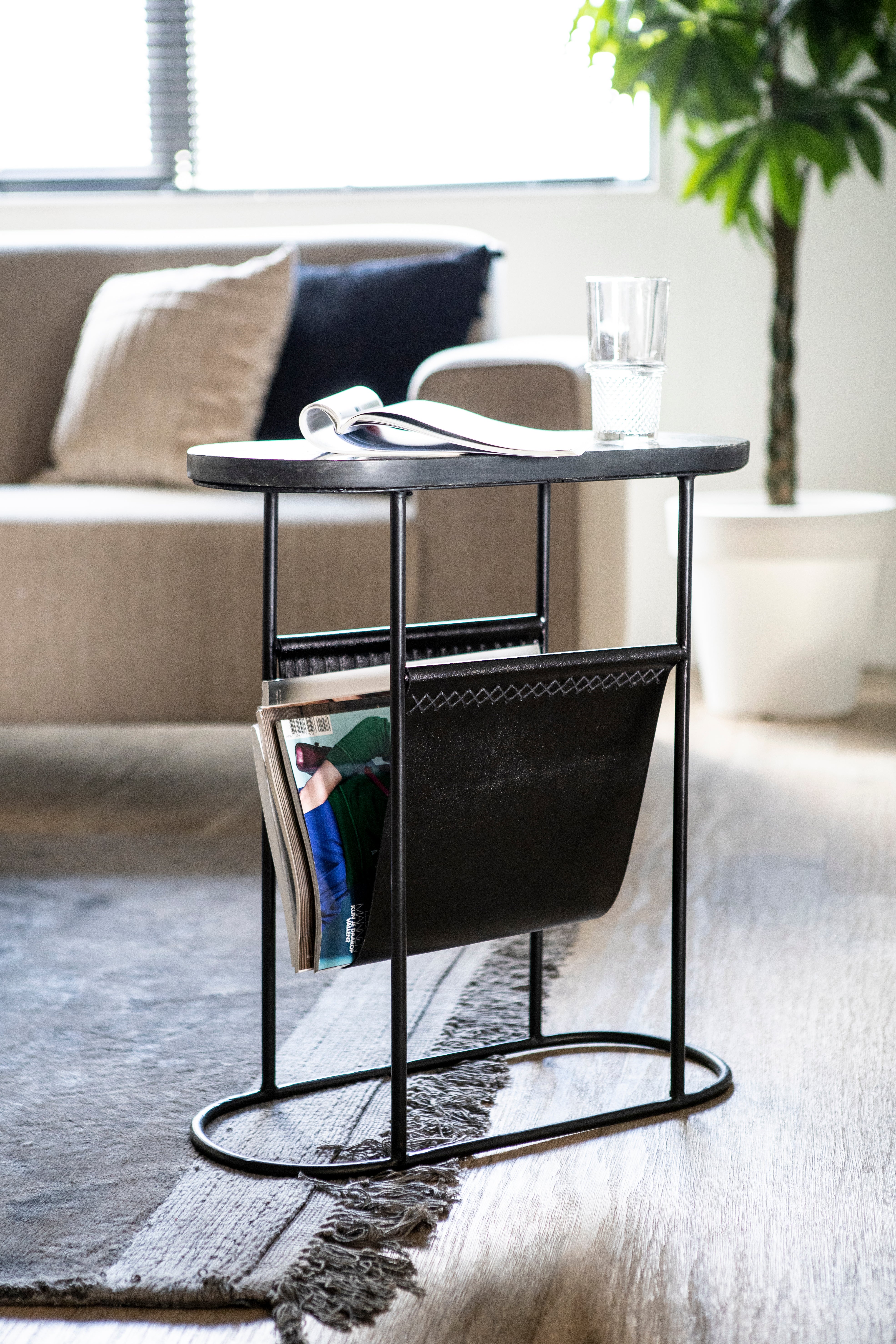 DAILY auxiliary table black leather with marble top
