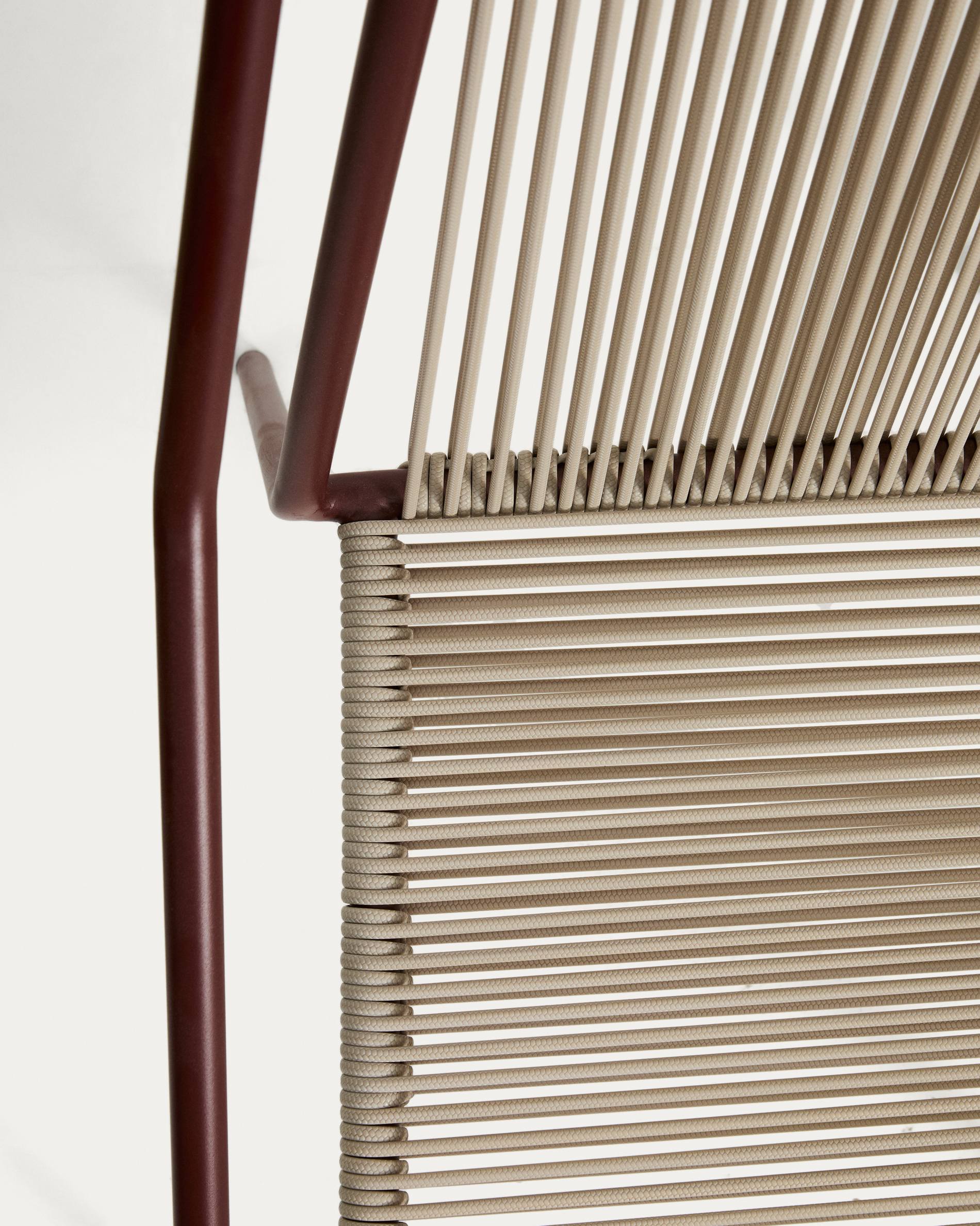 Záhradná stolička ZIVIA ecru s bordovou základňou