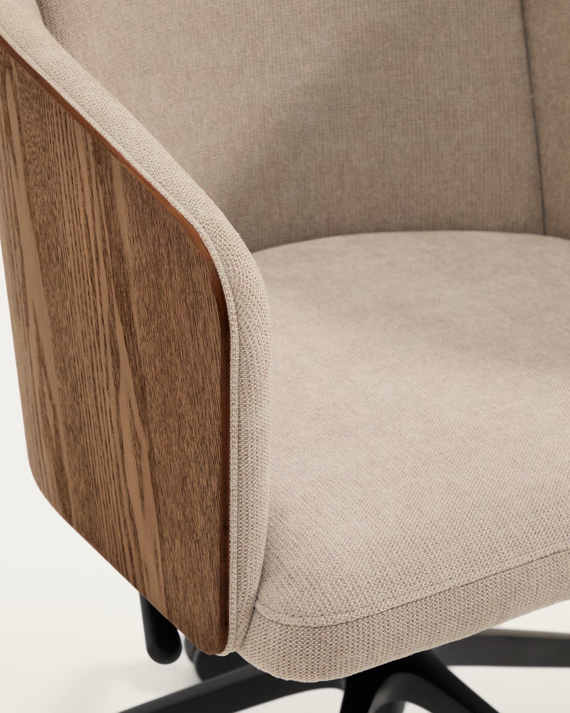 Kancelárske kreslo MADAI hnedý šenil s čiernym podstavcom na kolieskach