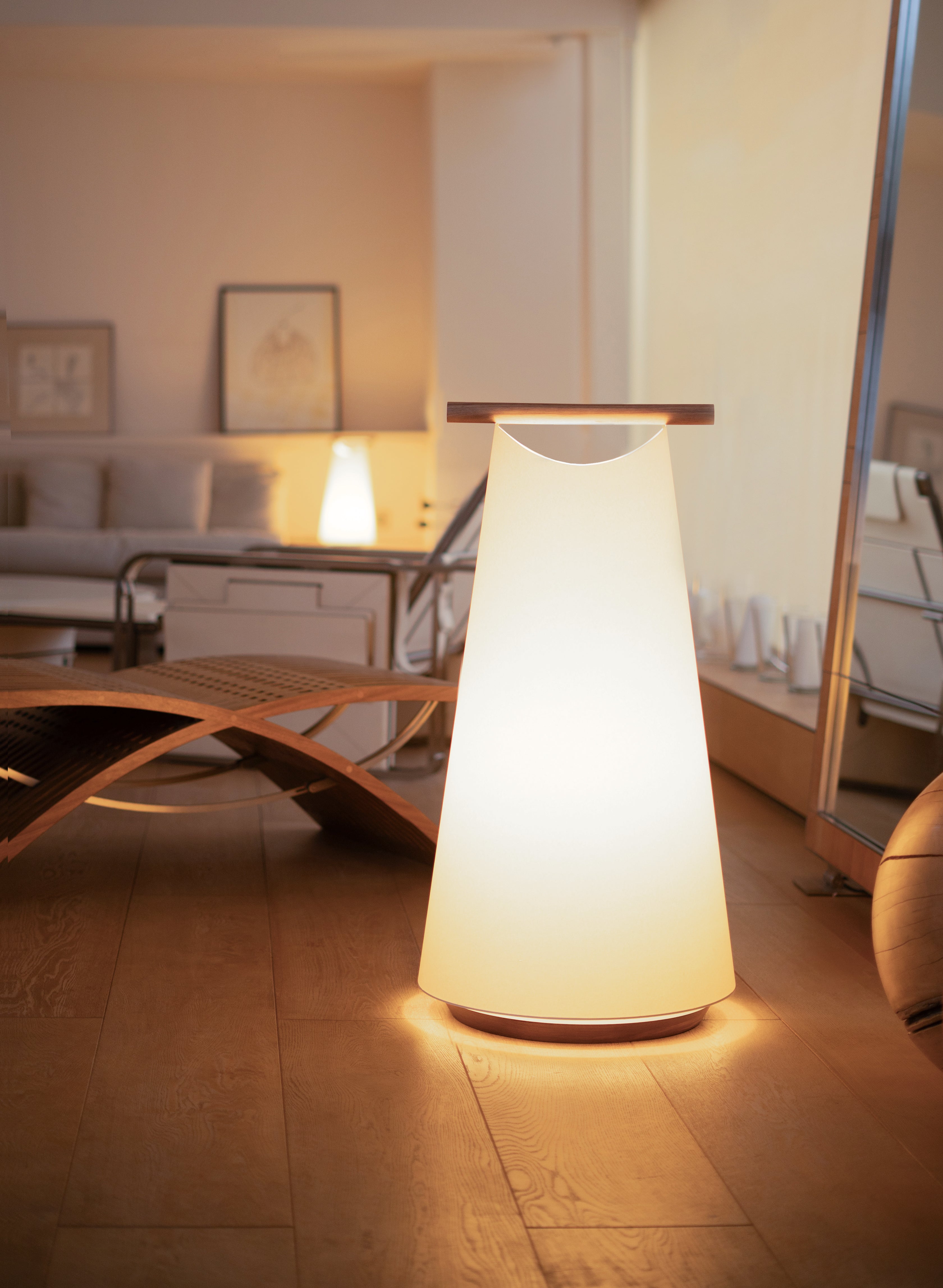 CATAY Floor Lamp in White with Black Ash Wood