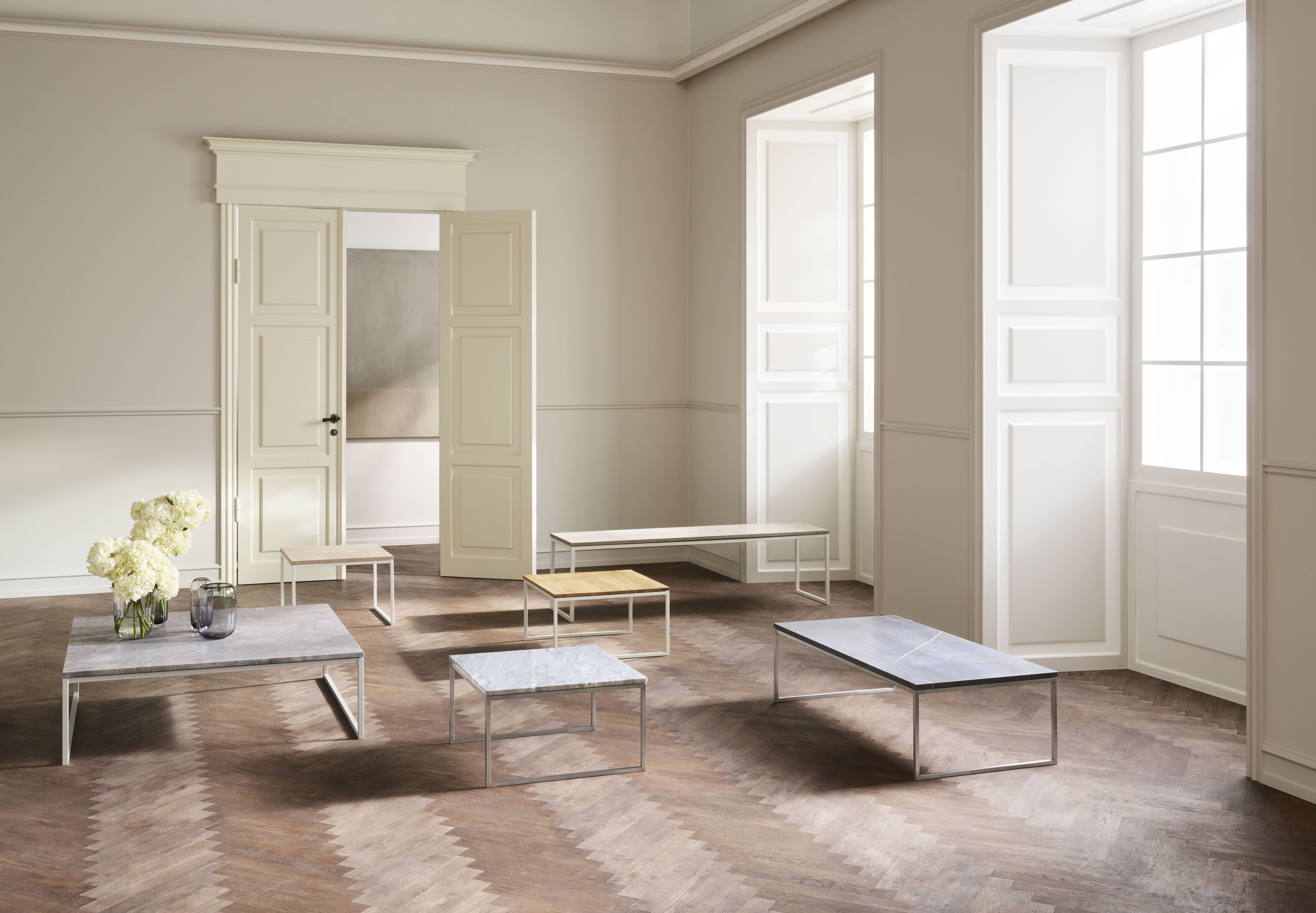 Kávový stolík COMO čierna oceľová základňa